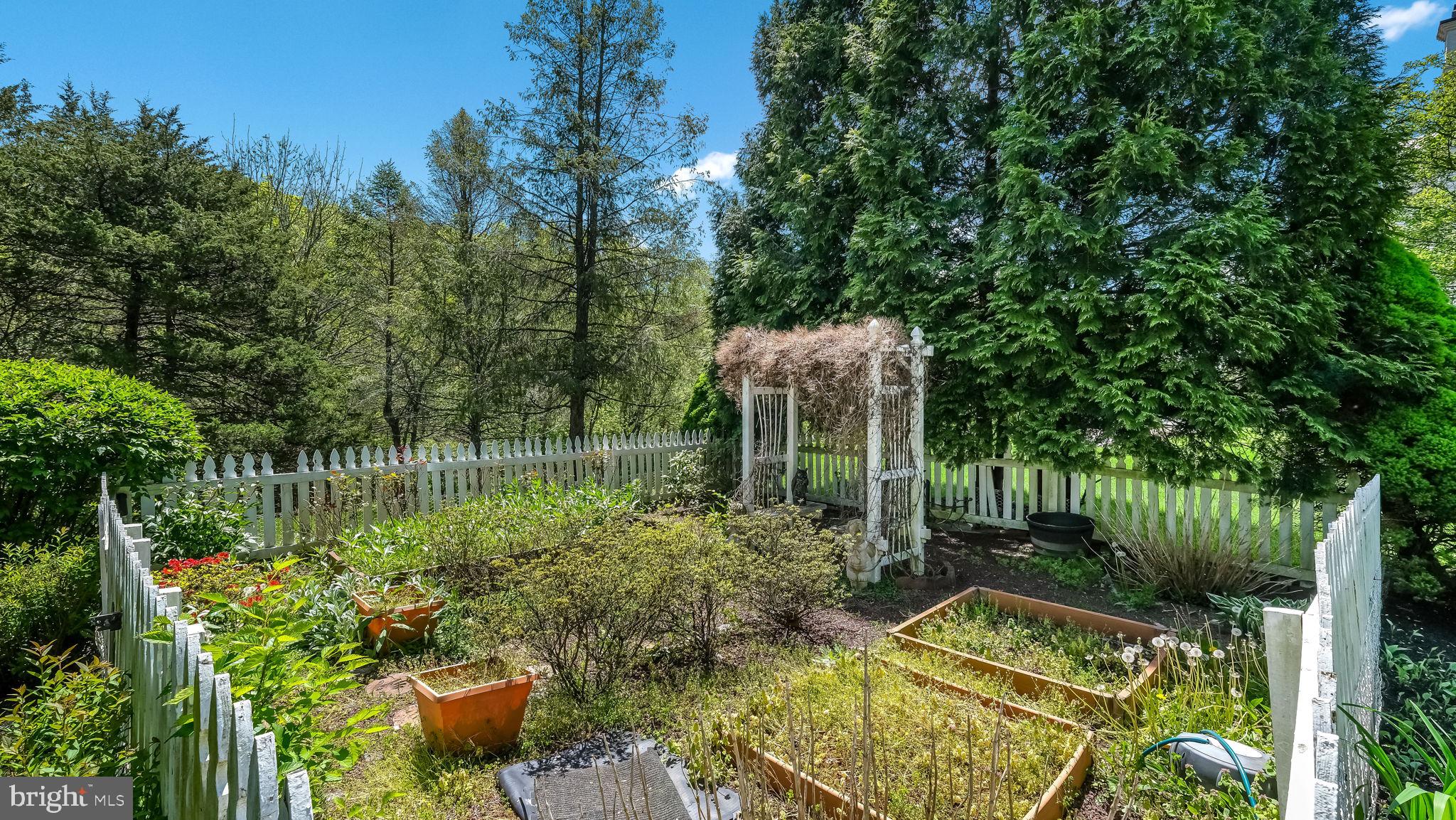 SEASONS - Residential