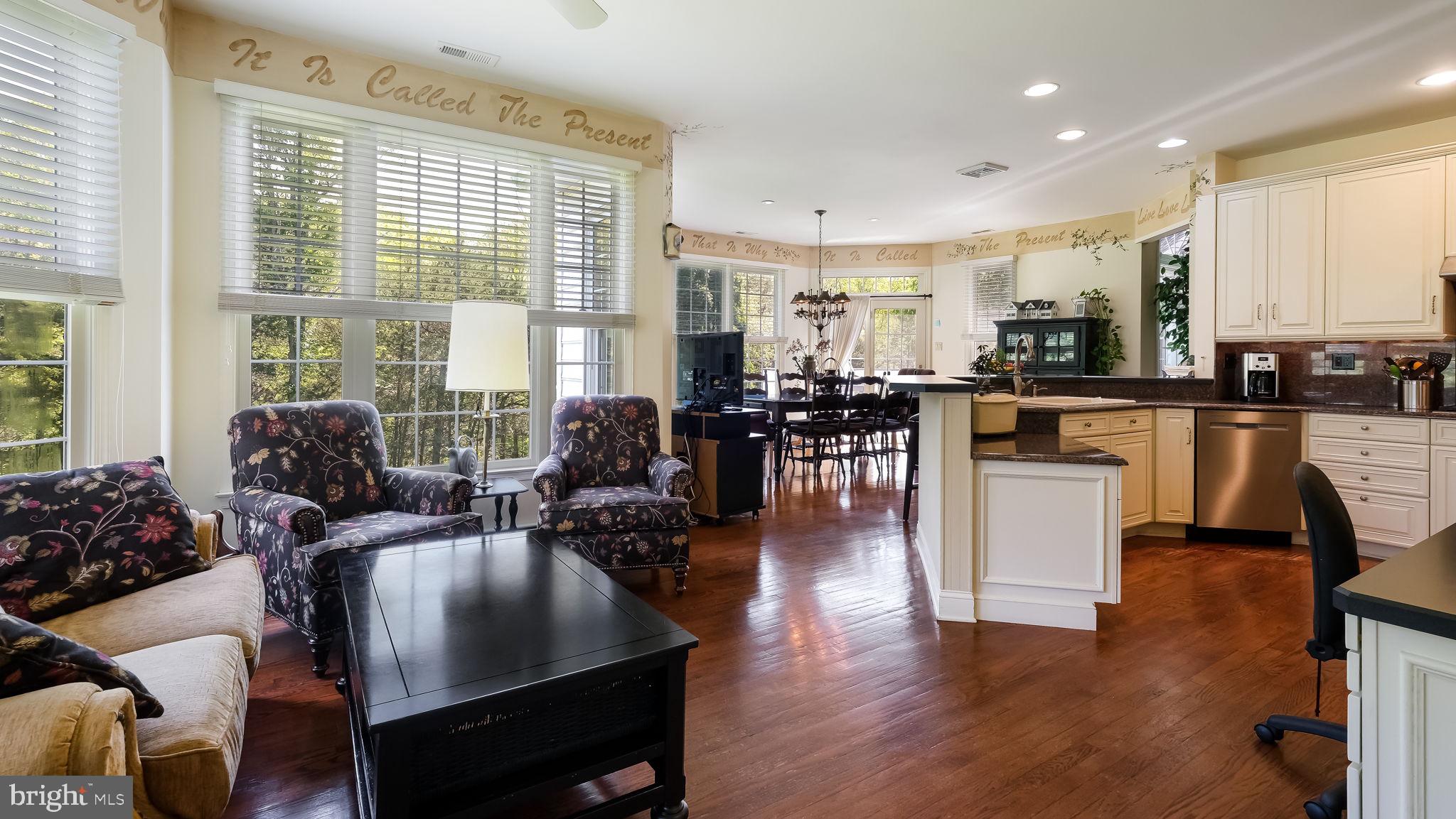 SEASONS - Residential