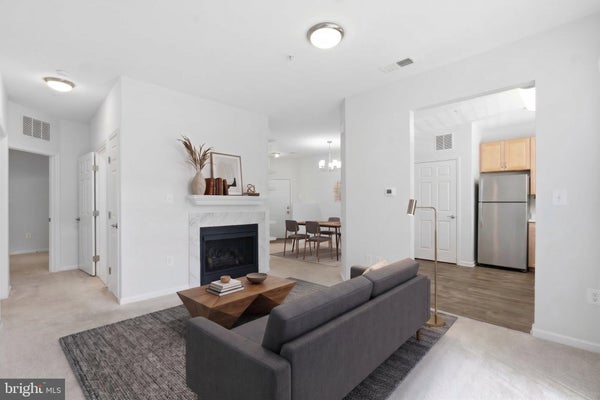 4210 MOZART BRIGADE LN # 4210-C, FAIRFAX, VA 22033 - Image 0e0aa23f4e66e8db4d6005317b7b07bd/1225565126