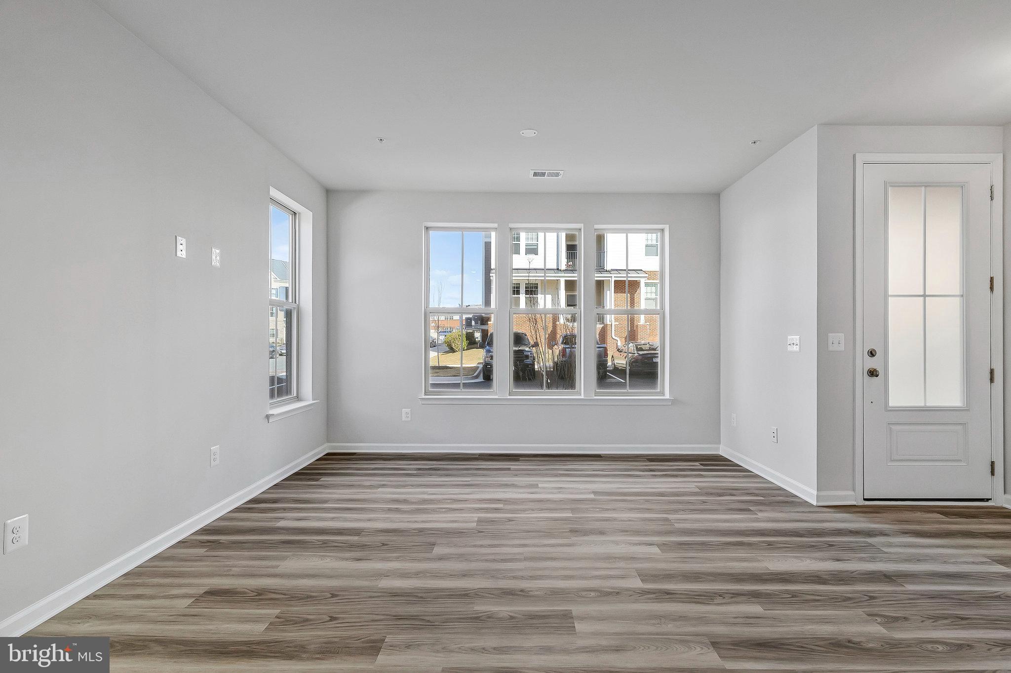 POTOMAC STATION MARKETPLACE - Residential Lease