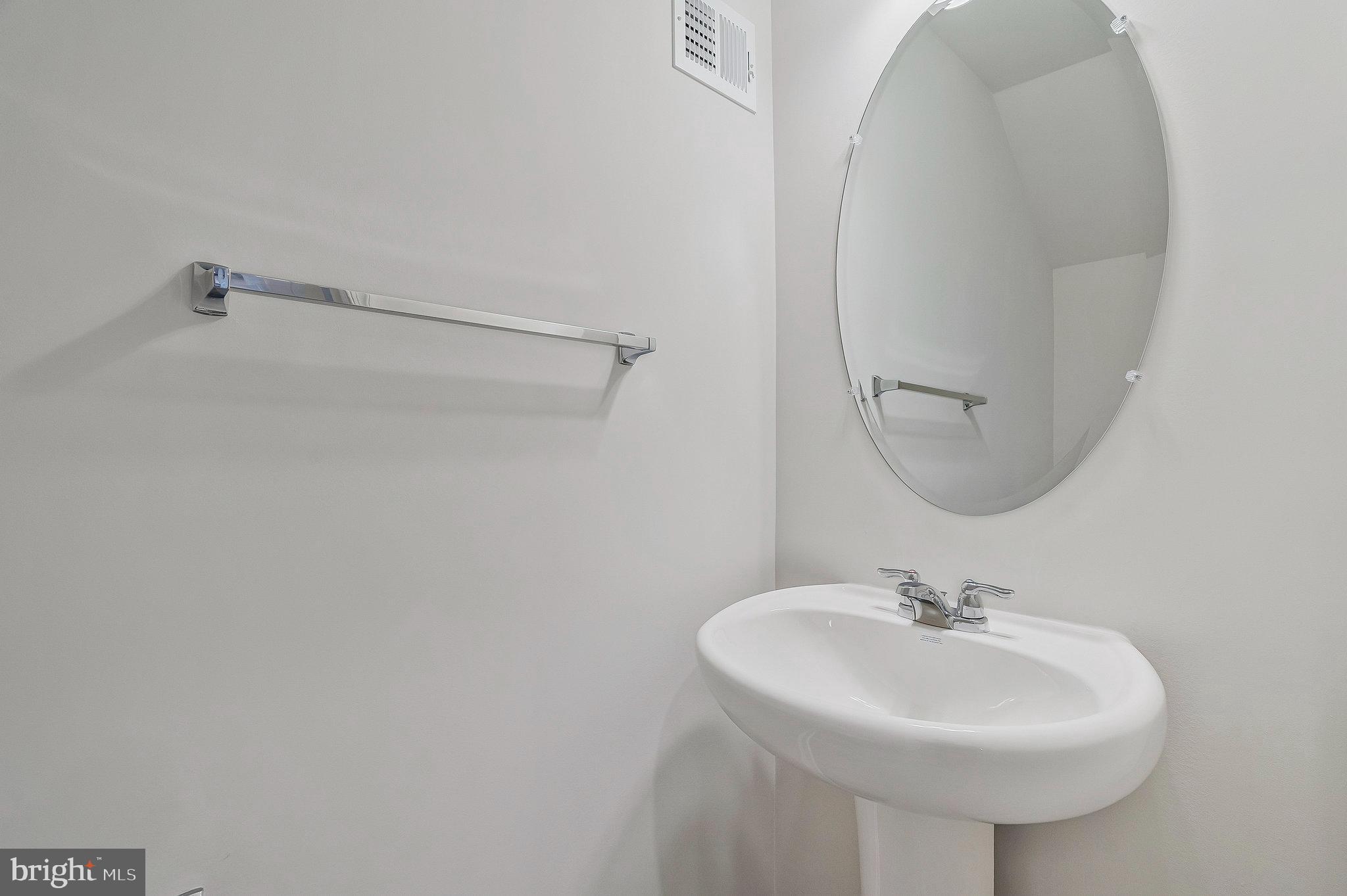 POTOMAC STATION MARKETPLACE - Residential Lease