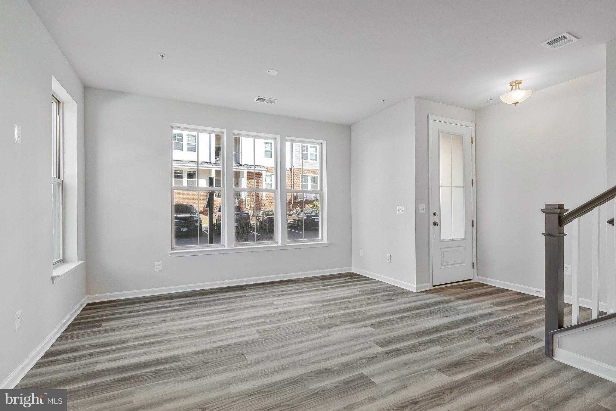 POTOMAC STATION MARKETPLACE - Residential Lease