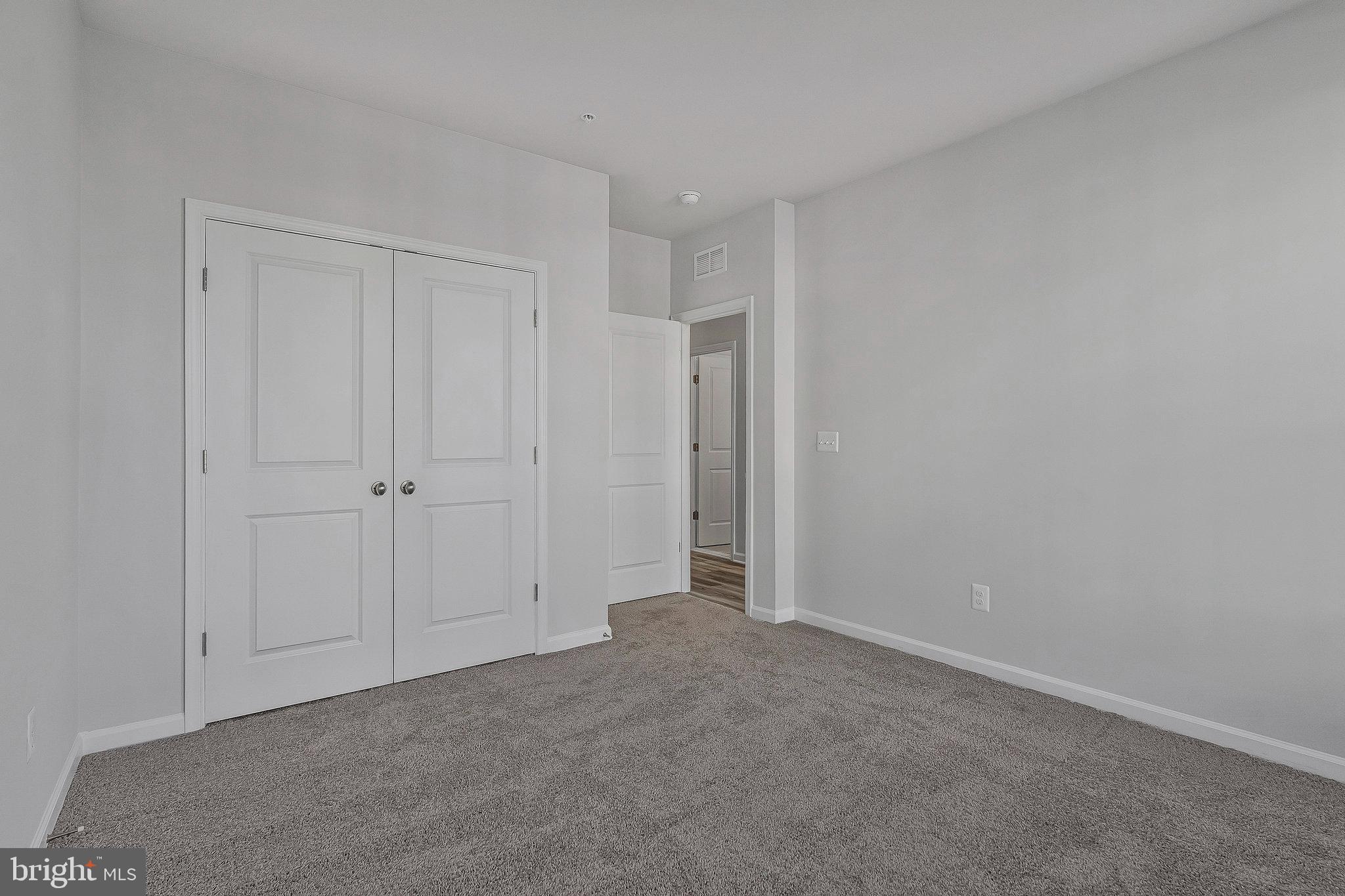 POTOMAC STATION MARKETPLACE - Residential Lease