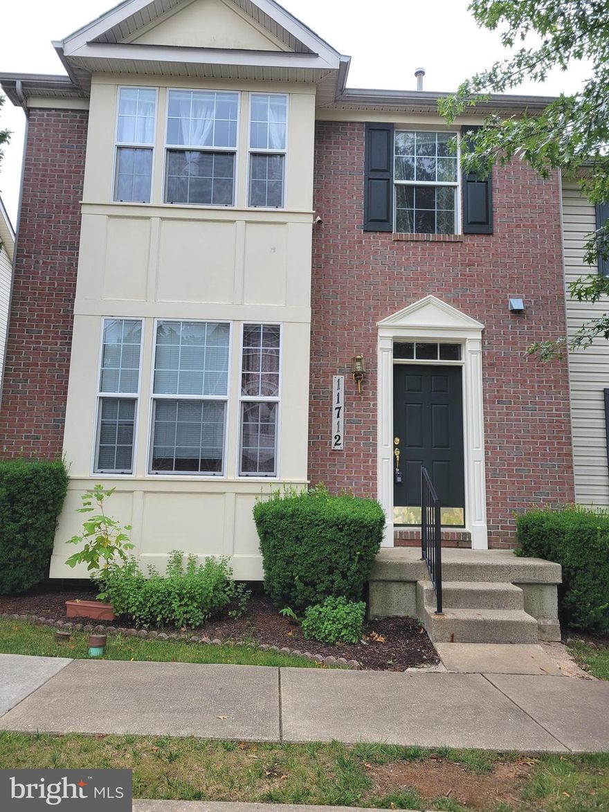 LOCATION LOCATION LOCATION!! 
BRICK FRONT END UNIT TOWN HOME WITH AMAZING OPEN FLOOR PLAN THAT OFFERS 3BD 3FULL BATH & 1 HALF BATH. SUN FILLED LIVING & DINNING ROOM WITH HARDWOOD FLOORS. BEAUTIFUL KITCHEN WITH GRANITE COUNTER TOP, STAINLESS STEEL APPLIANCES. FAMILY ROOM WITH PATIO DOOR THAT GIVES ACCESS TO BACKYARD. BASEMENT WITH RECREATION ROOM , DEN &  FULL BATH.