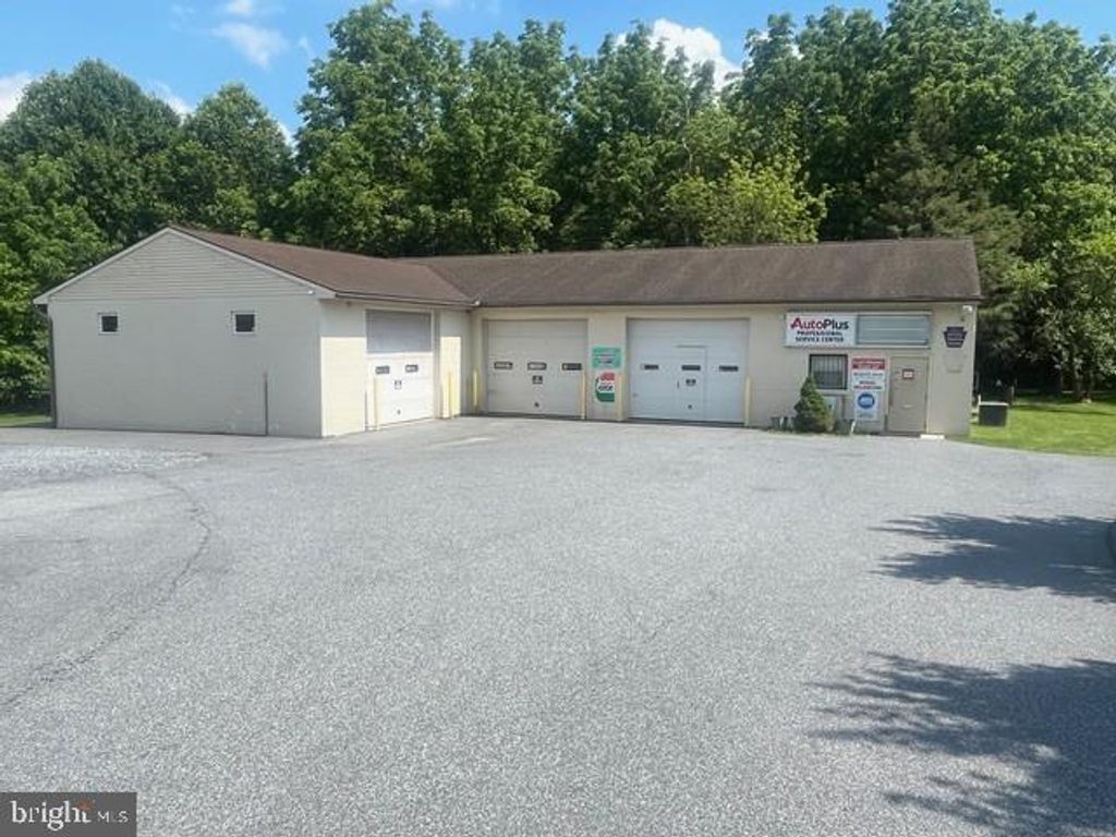 Photo of 326 Beaver Valley Pike, WILLOW STREET, PA 17584 (MLS # PALA2072394)