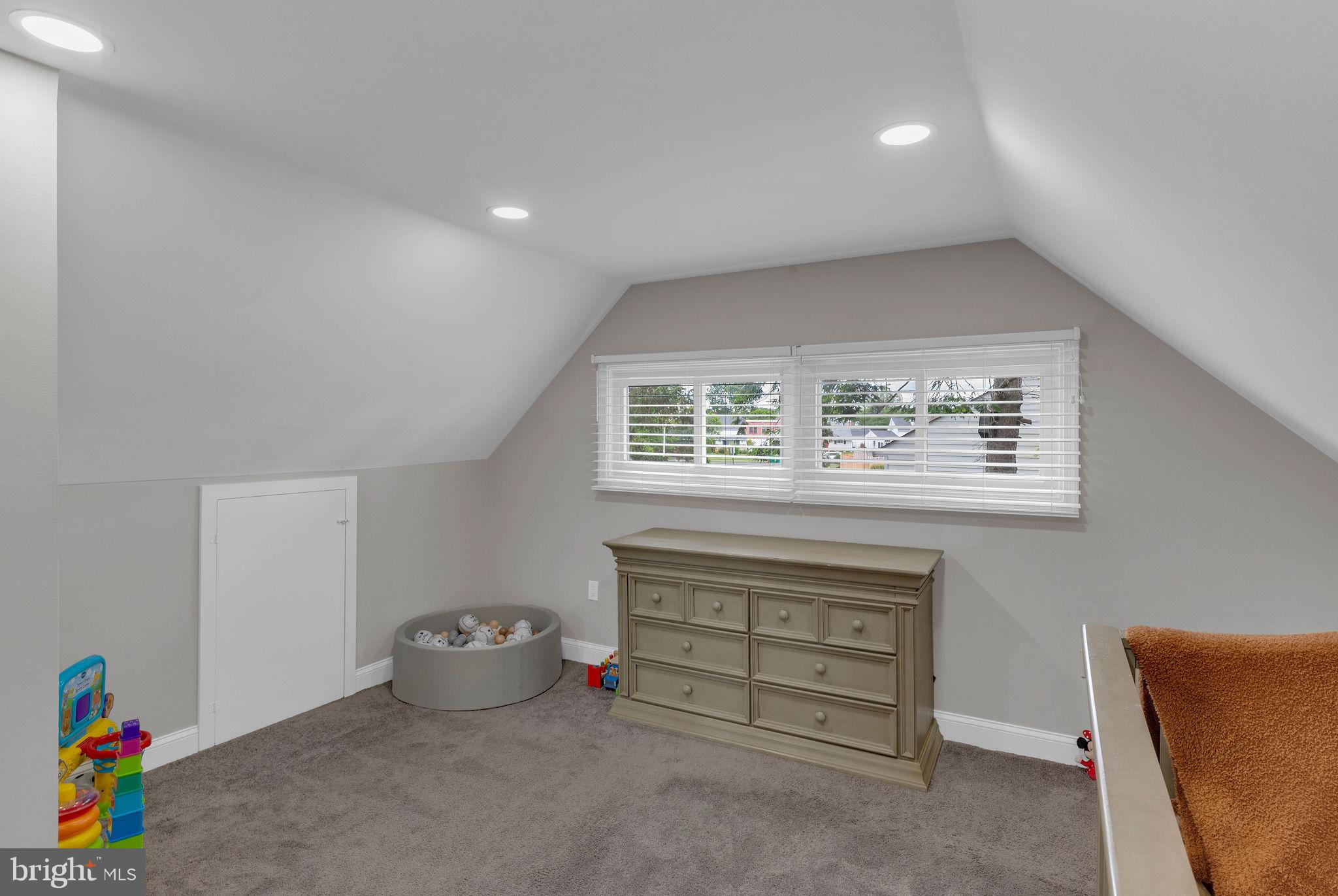 WHITEWOOD - Residential