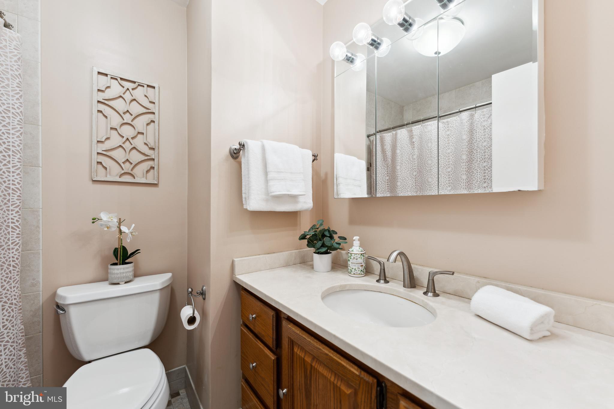 COLLEGE PARK ESTATES - Residential