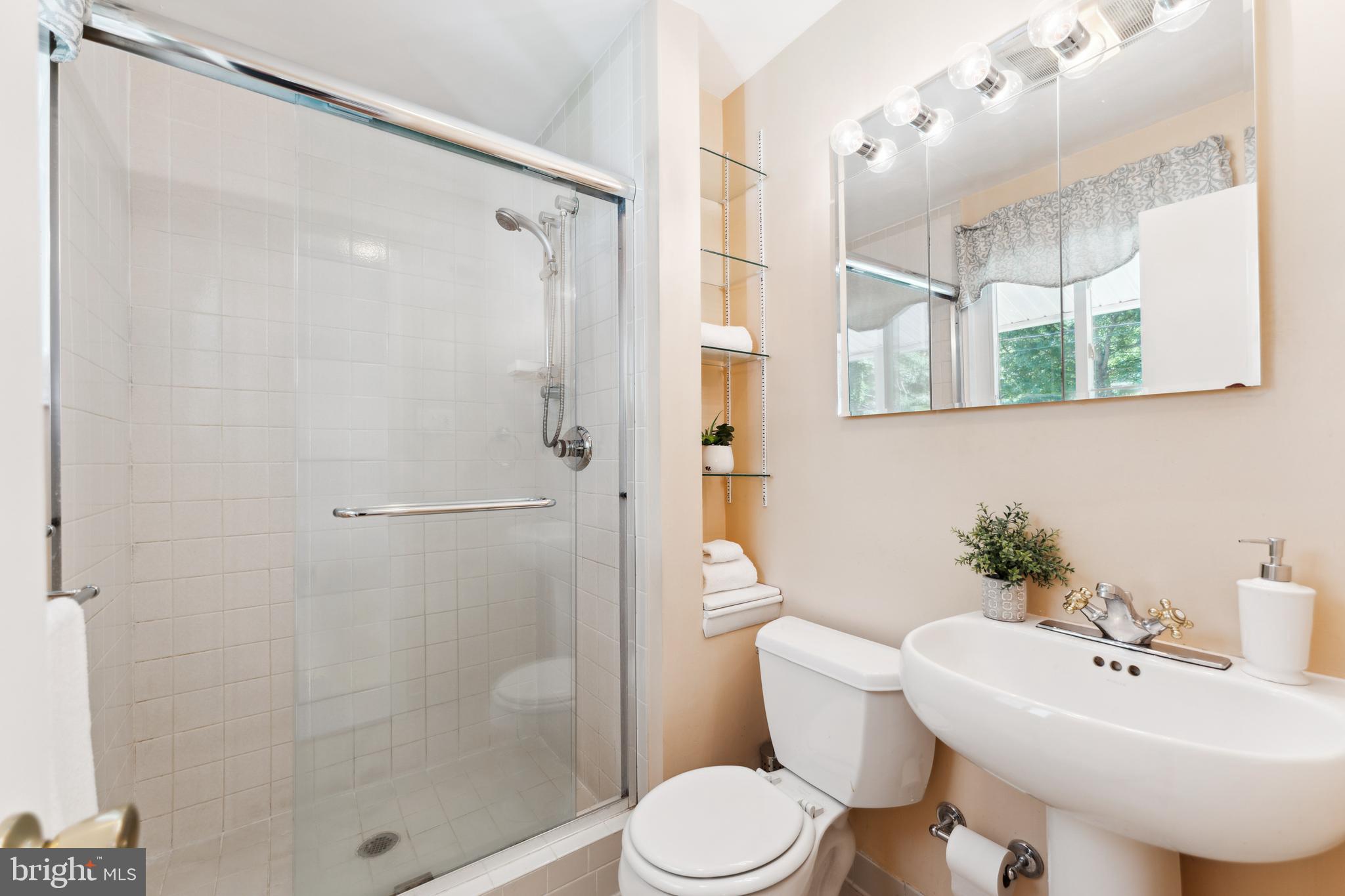 COLLEGE PARK ESTATES - Residential