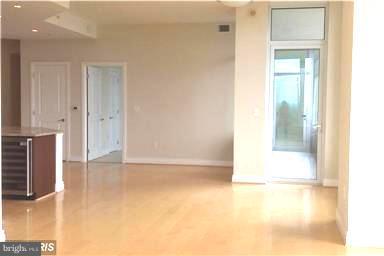 ONE PARK CREST - Residential Lease