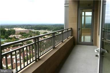 ONE PARK CREST - Residential Lease