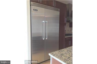 ONE PARK CREST - Residential Lease