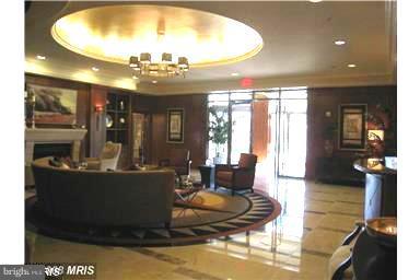 ONE PARK CREST - Residential Lease