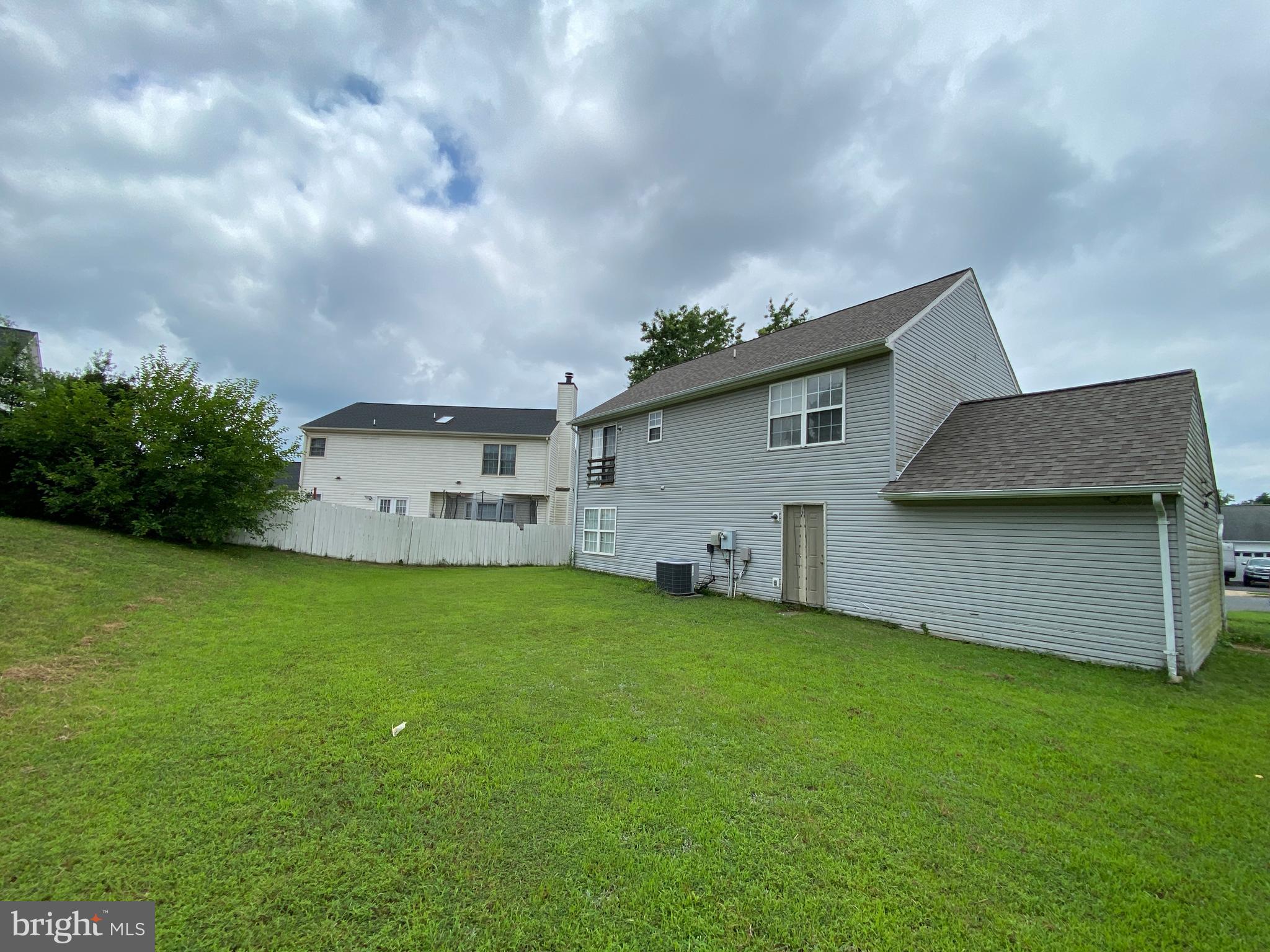 LITTLE WHIM - Residential Lease