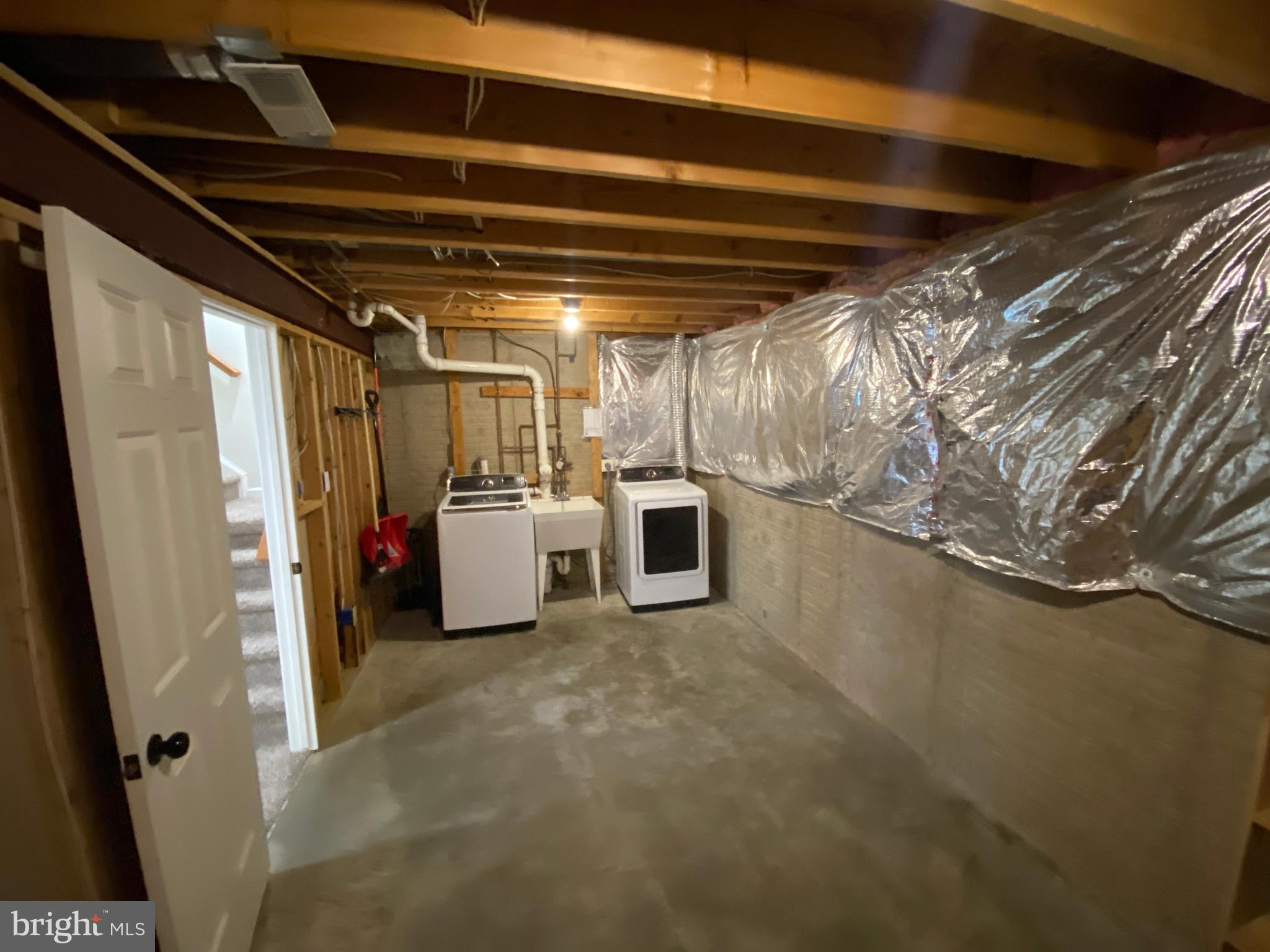 LITTLE WHIM - Residential Lease