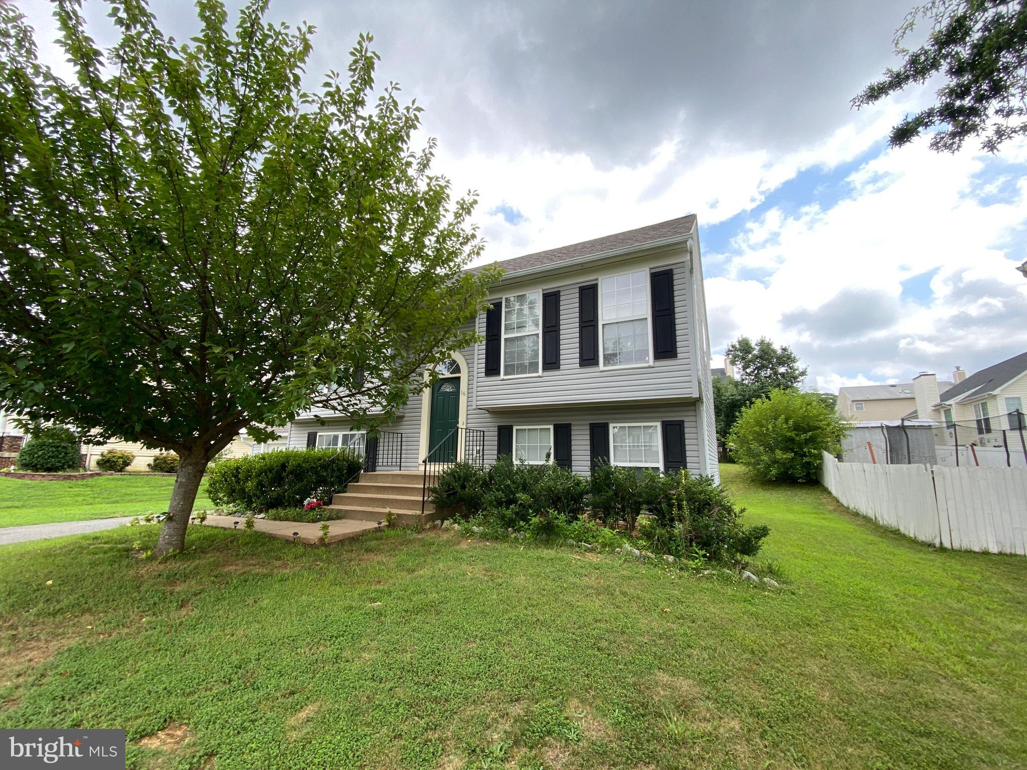 LITTLE WHIM - Residential Lease