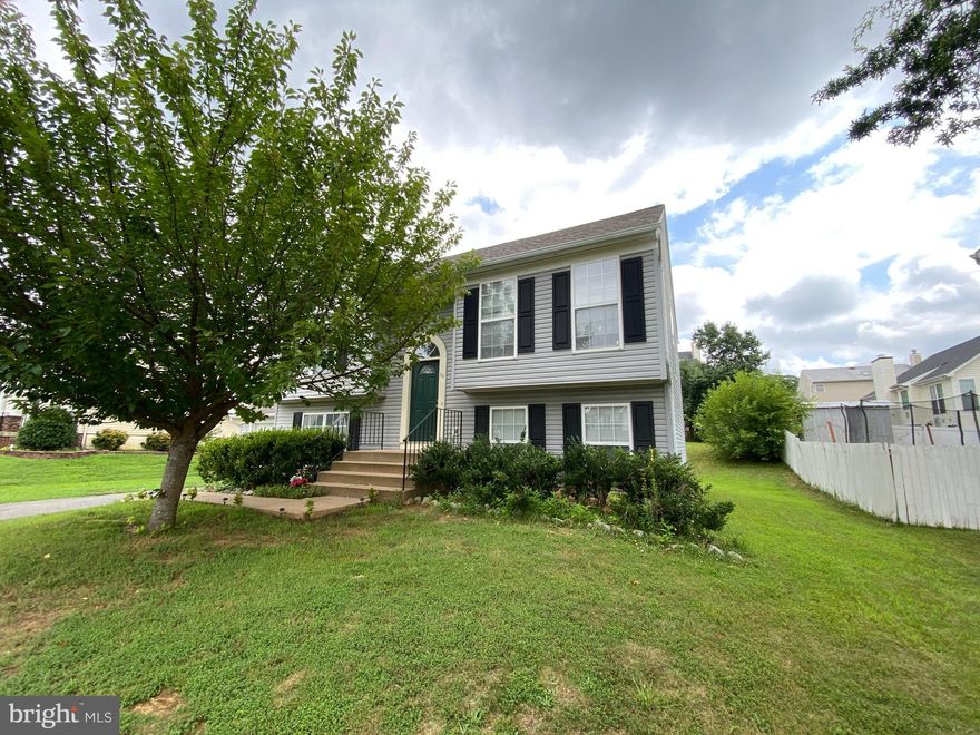 Experience the comfort and versatility of this spacious 4 bedroom, 2 bathroom split foyer home in Southern Stafford County. The open concept upper level features a bright living area with oversized windows and beautiful plank flooring, flowing seamlessly into a kitchen with ample cabinetry. Two bedrooms, including an owner's suite with a private full bath, complete the upper level. The lower level offers a generous family room, two additional bedrooms with carpet flooring, and a full bath, ideal for guests or flexible living arrangements. A one-car garage adds convenience, while proximity to Leland and Brooke VRE stations enhances commuter access.

*Photos taken prior to the most recent tenant's occupancy

CREDIT: Good Credit Required 
PETS: Yes case-by-case.
PET FEE: $450/pet non-refundable fee
VOUCHERS: Housing Choice Vouchers accepted 
UTILITIES: Tenant Pays All
APPLICATION FEE: $65 per applicant
SECURITY DEPOSIT: Minimum One month's rent (Please note that in certain cases, a double deposit may be required)
RESIDENT BENEFIT PACKAGE: $25/month
LEASING FEE: $125 One time due with Move-in Funds.