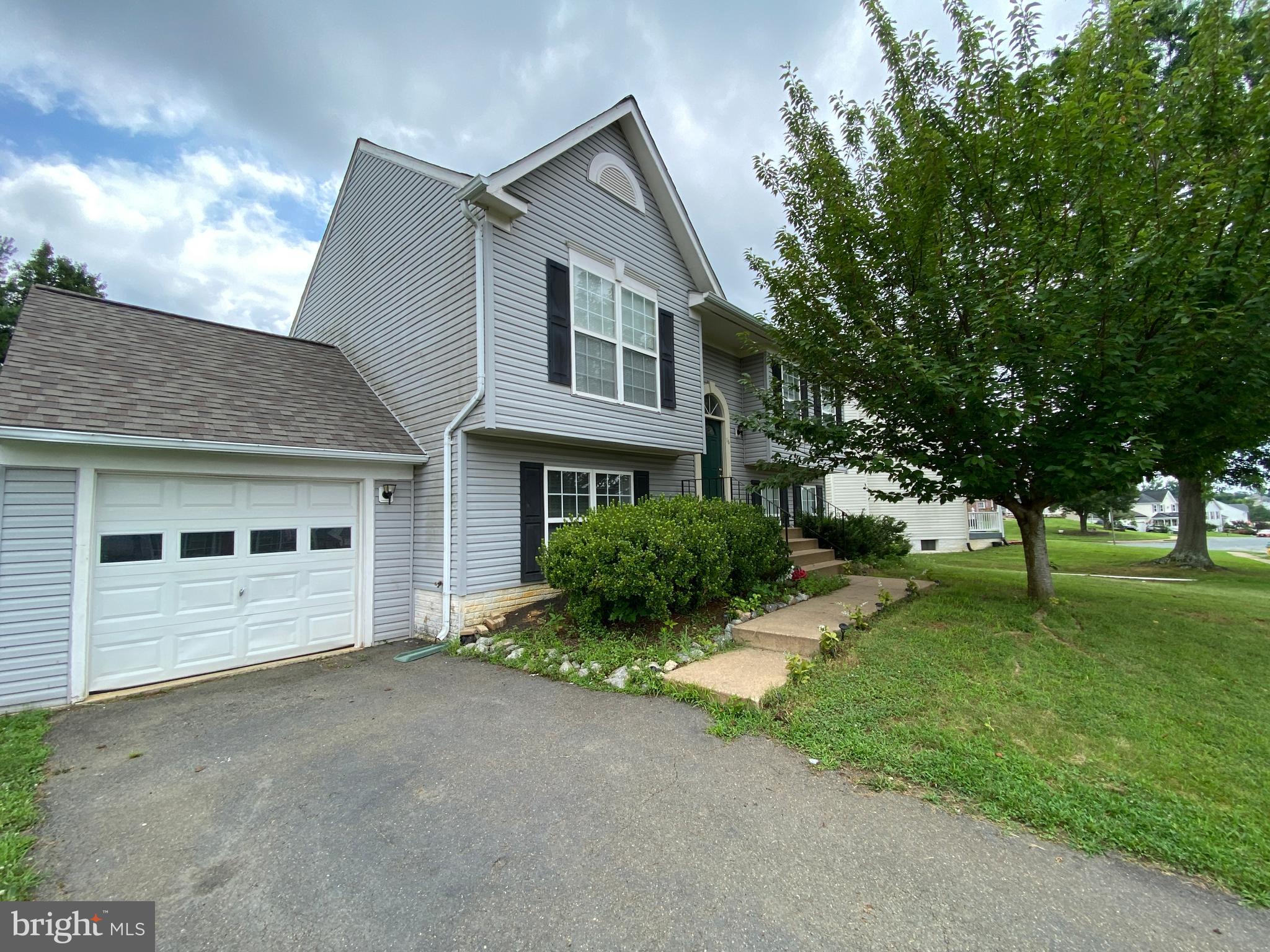 LITTLE WHIM - Residential Lease