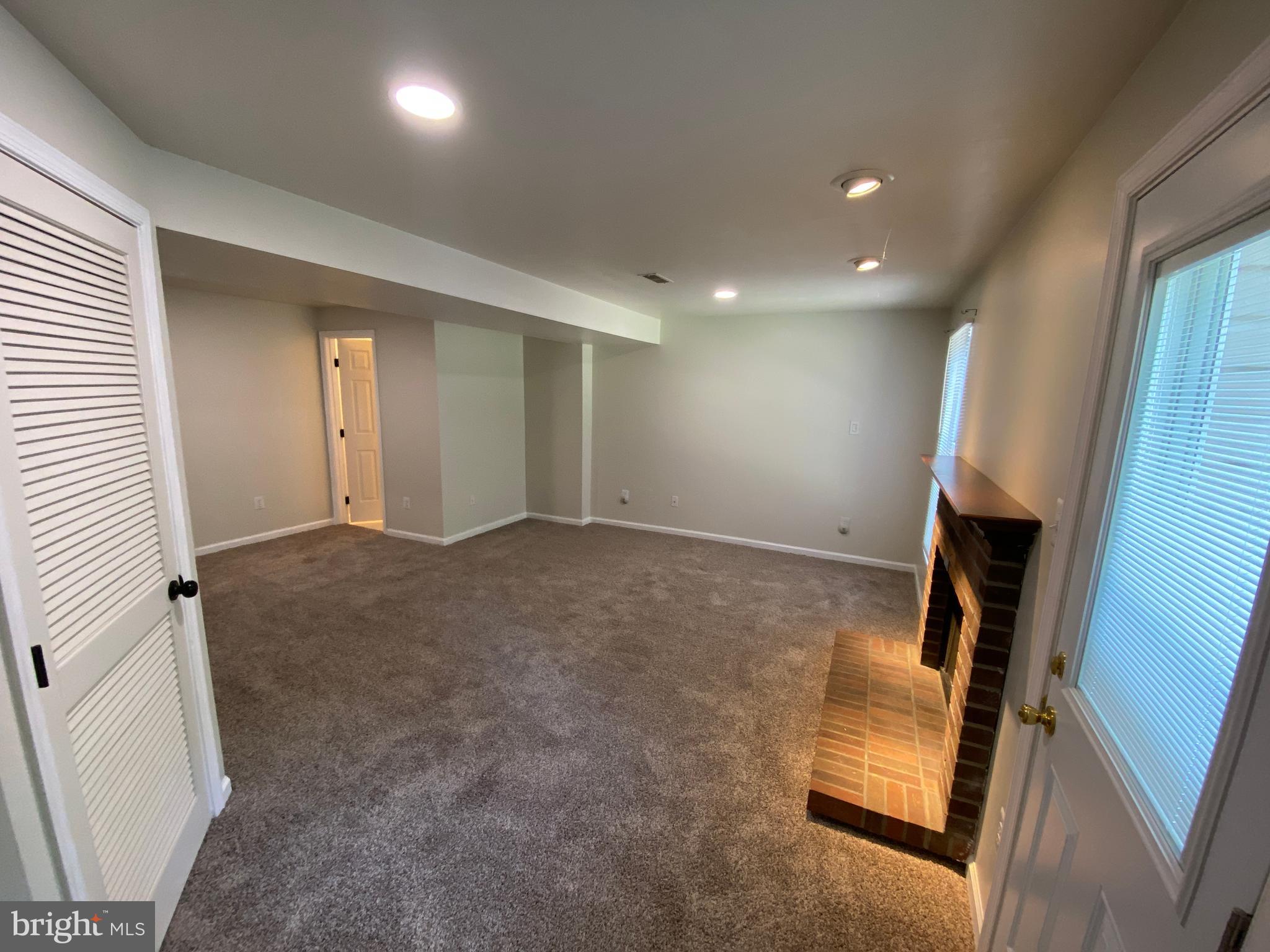 LITTLE WHIM - Residential Lease