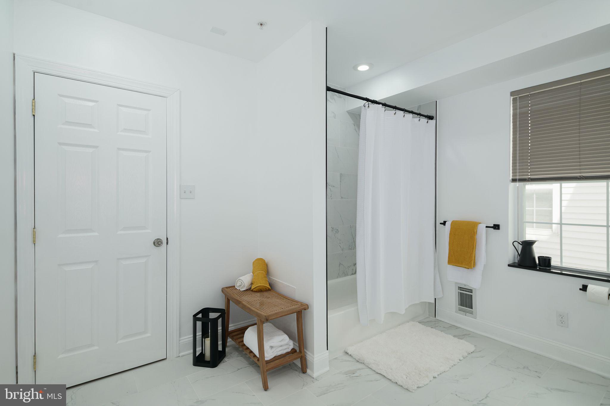 GRADUATE HOSPITAL - Residential Lease