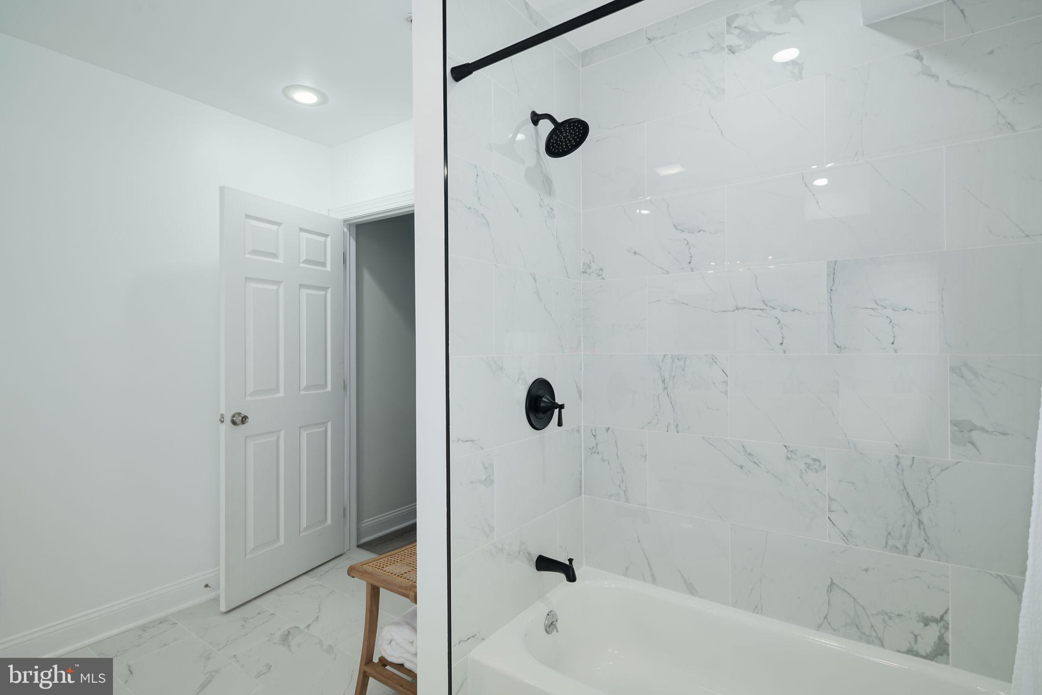 GRADUATE HOSPITAL - Residential Lease