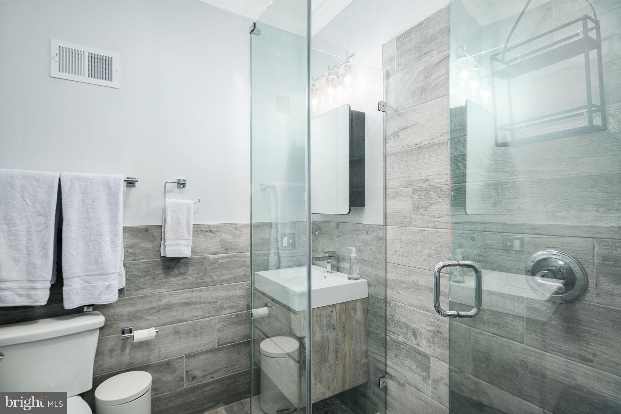 GRADUATE HOSPITAL - Residential Lease