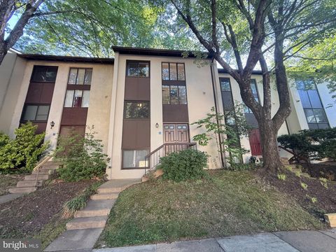Photo of 11917 Barrel Cooper Court, RESTON, VA 20191 (MLS # VAFX2311560)