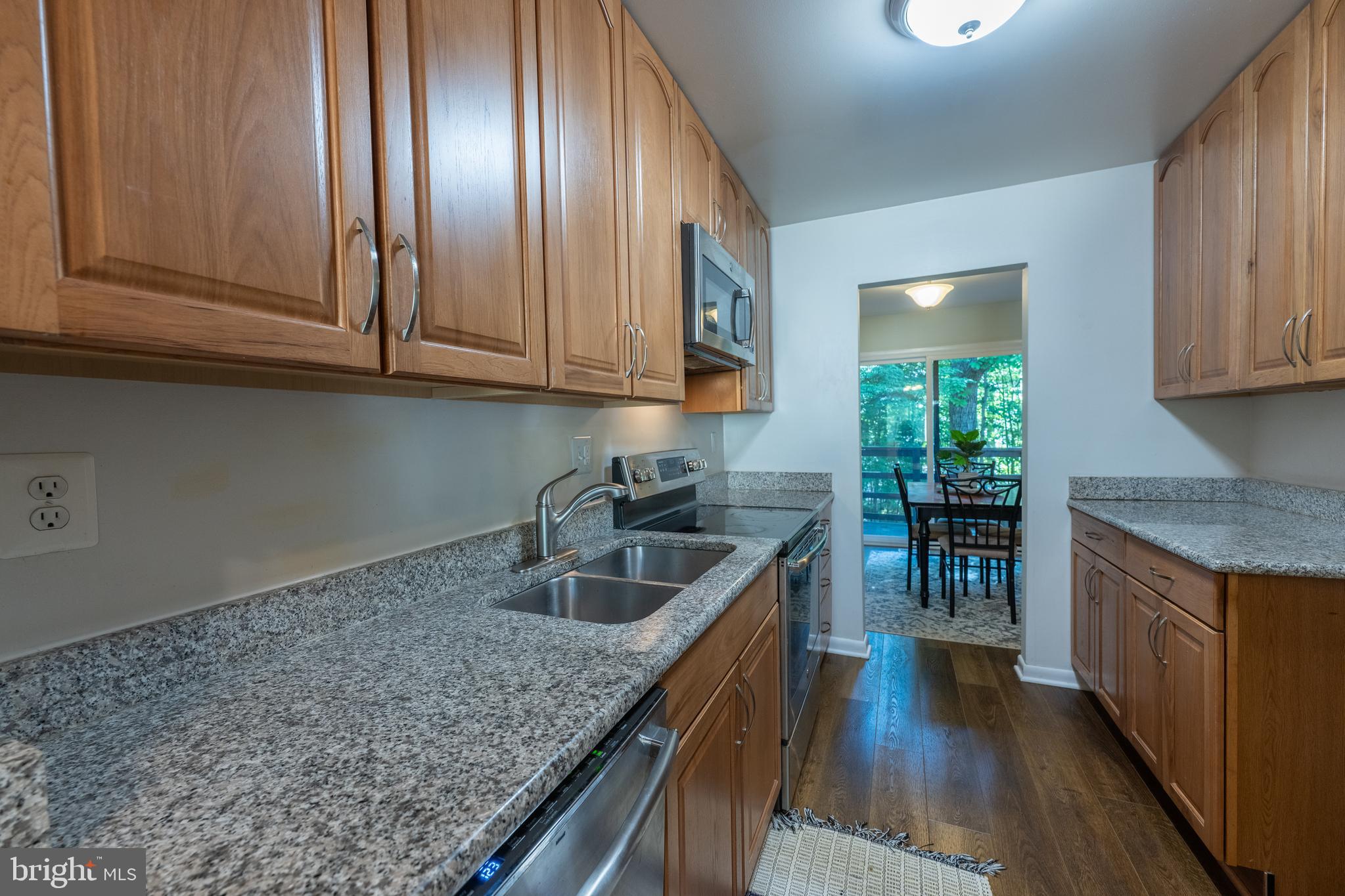 RESTON - Residential