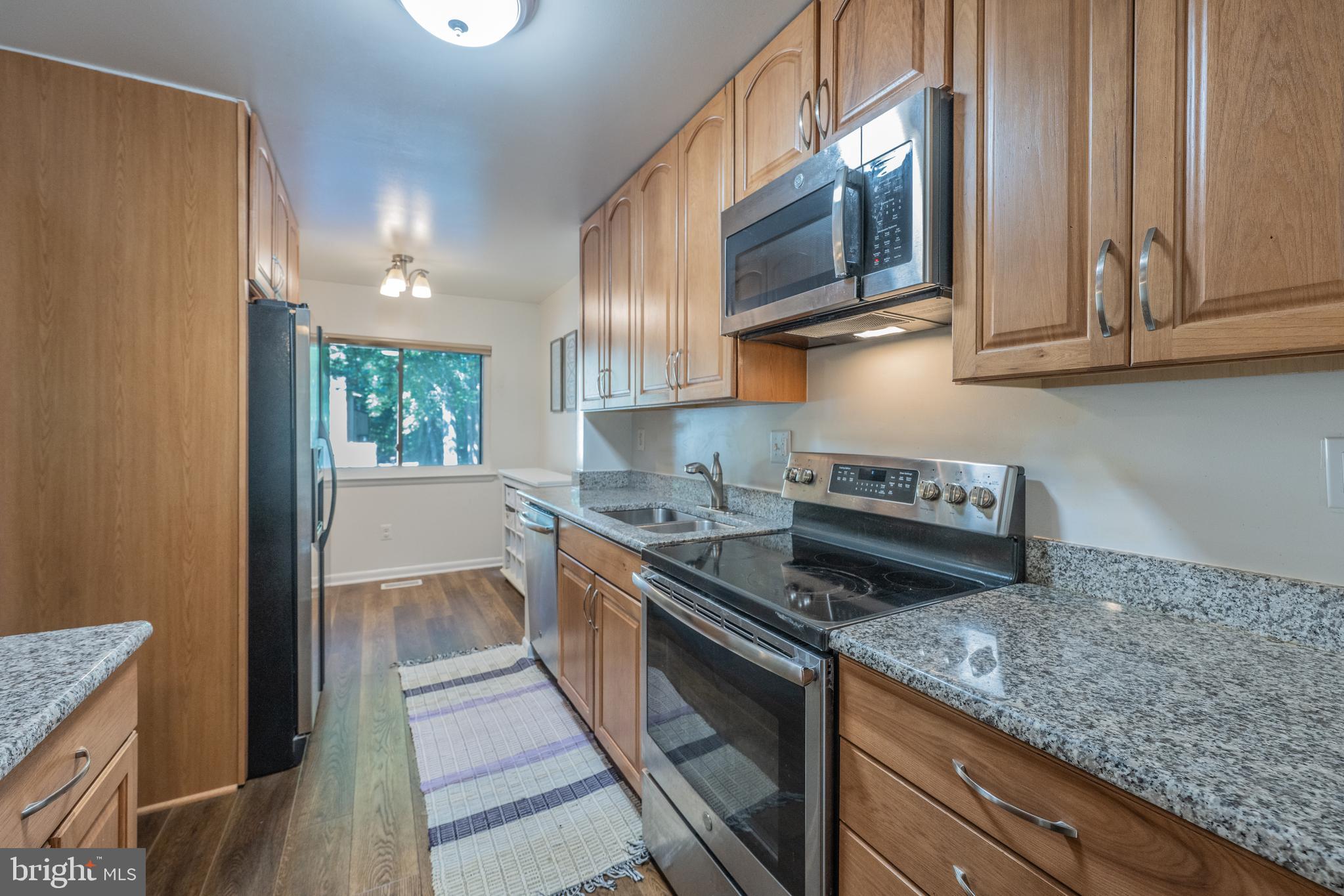 RESTON - Residential