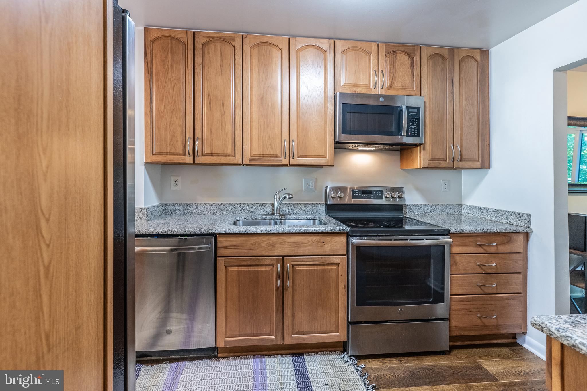 RESTON - Residential