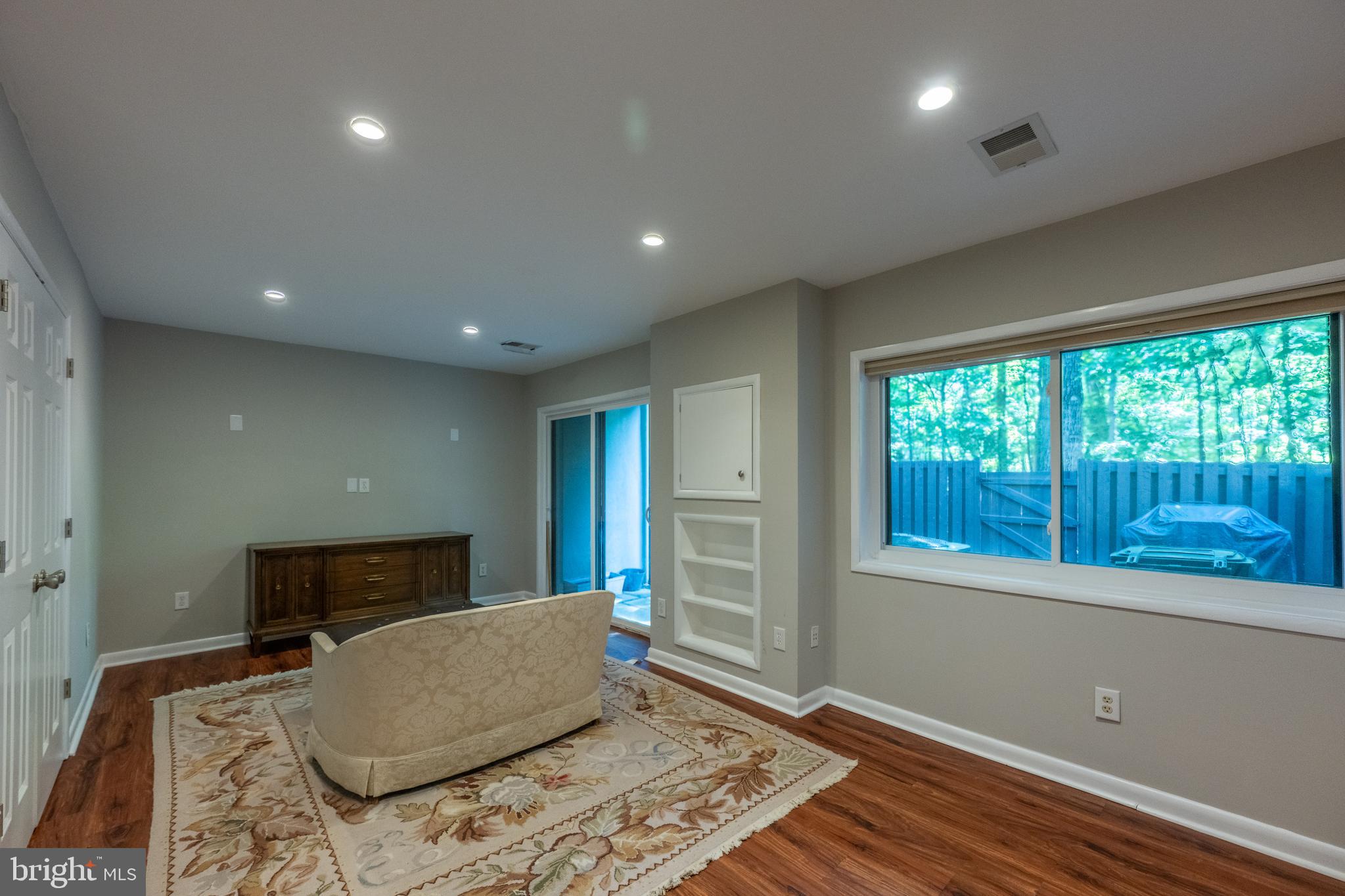 RESTON - Residential