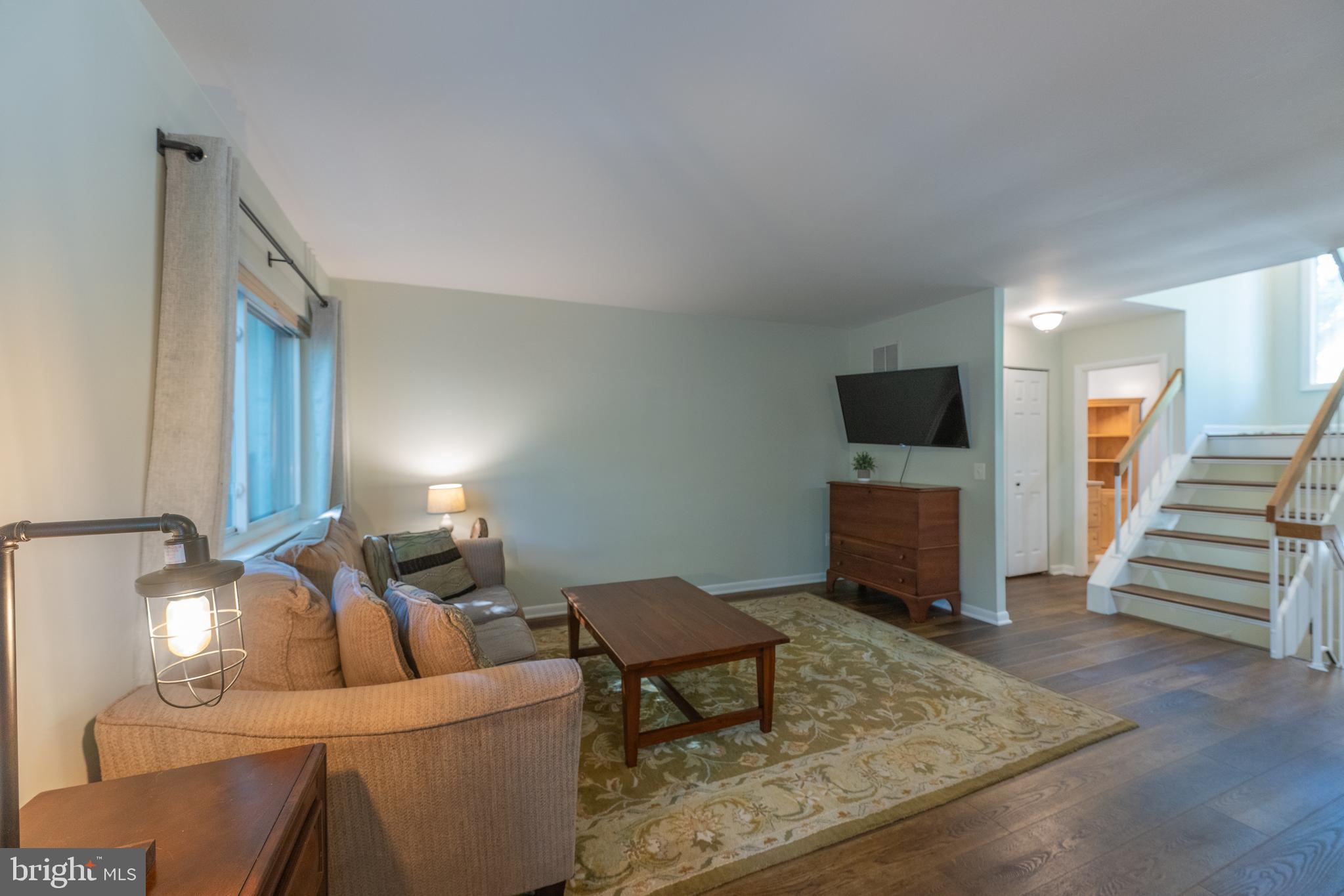 RESTON - Residential