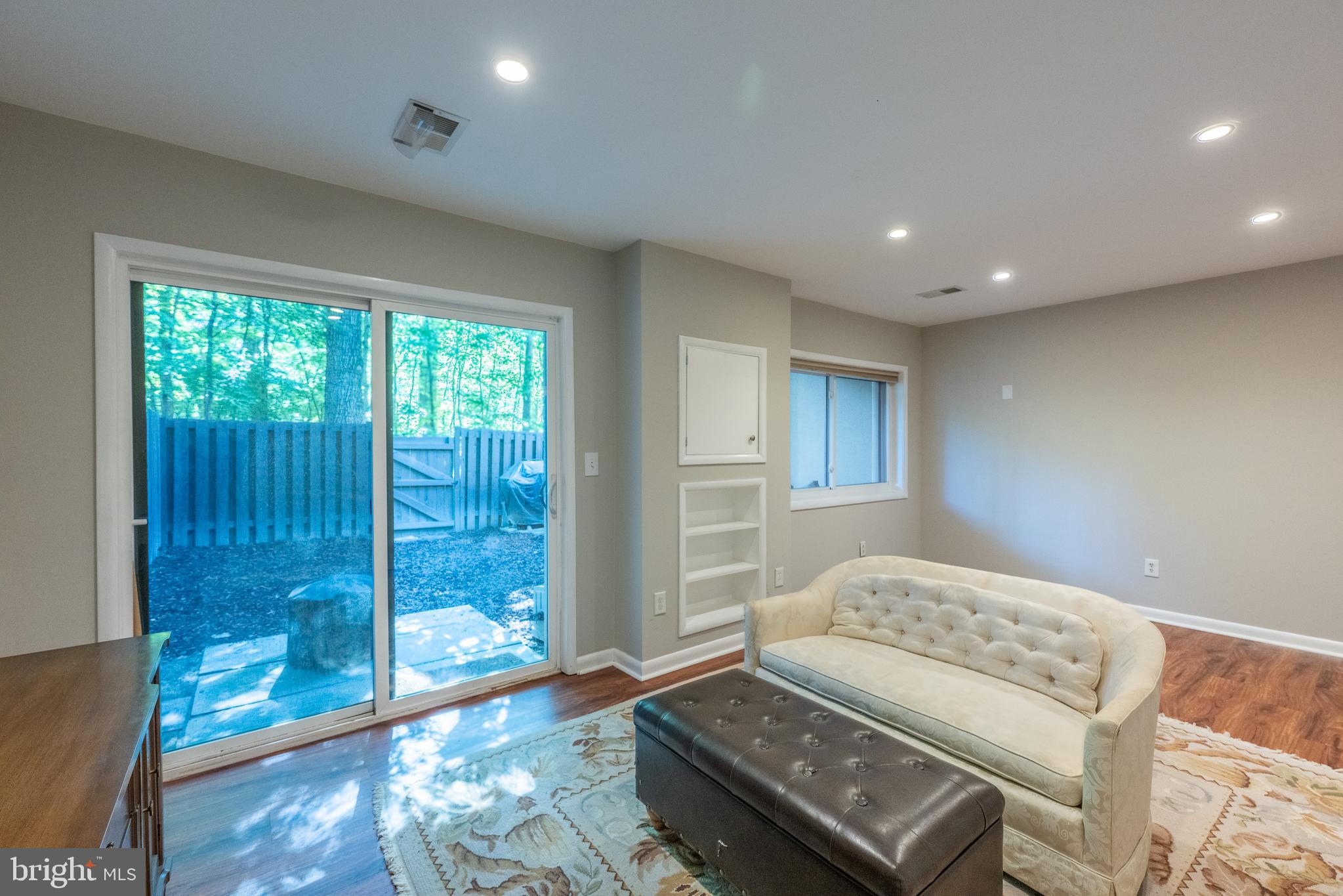 RESTON - Residential