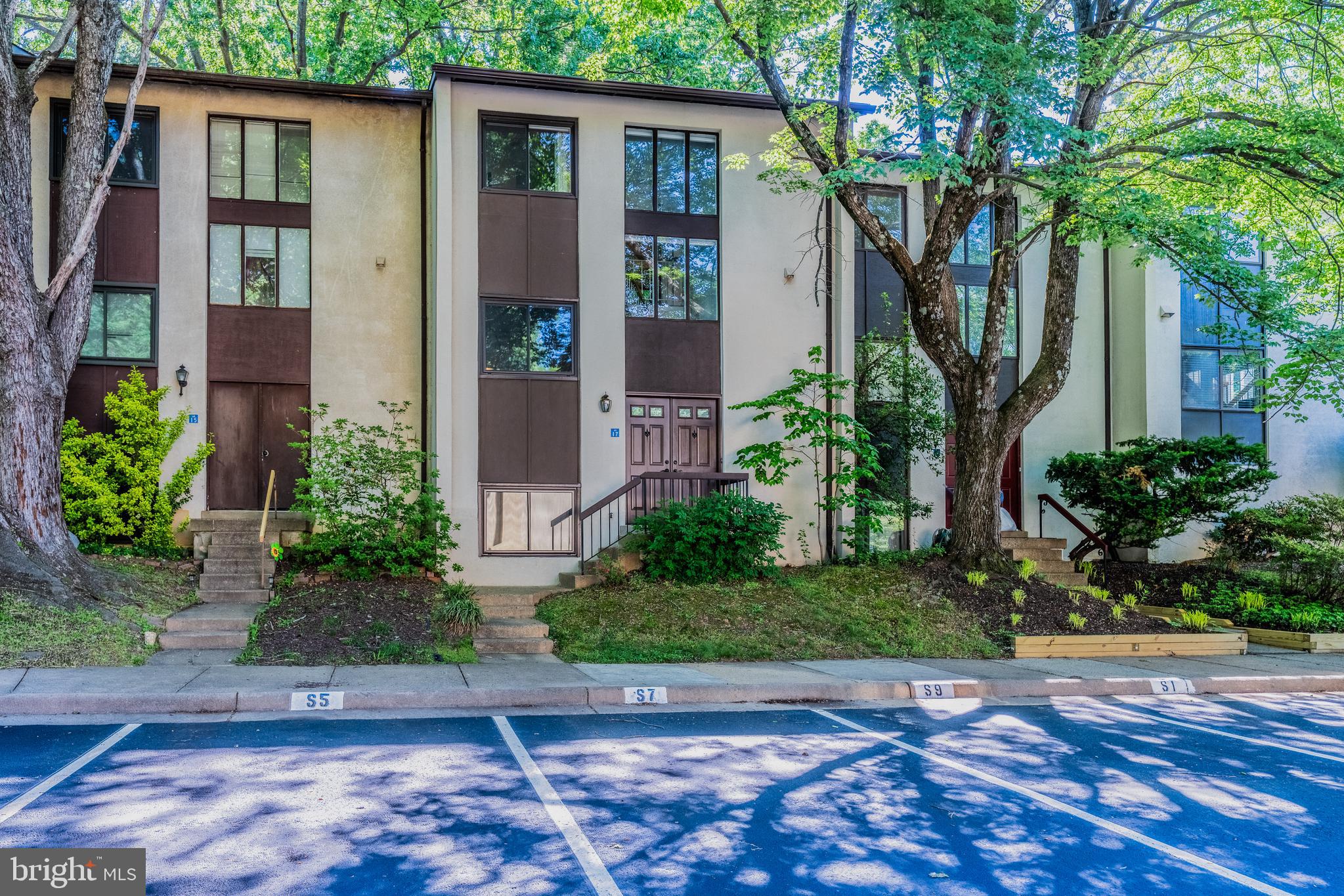 RESTON - Residential