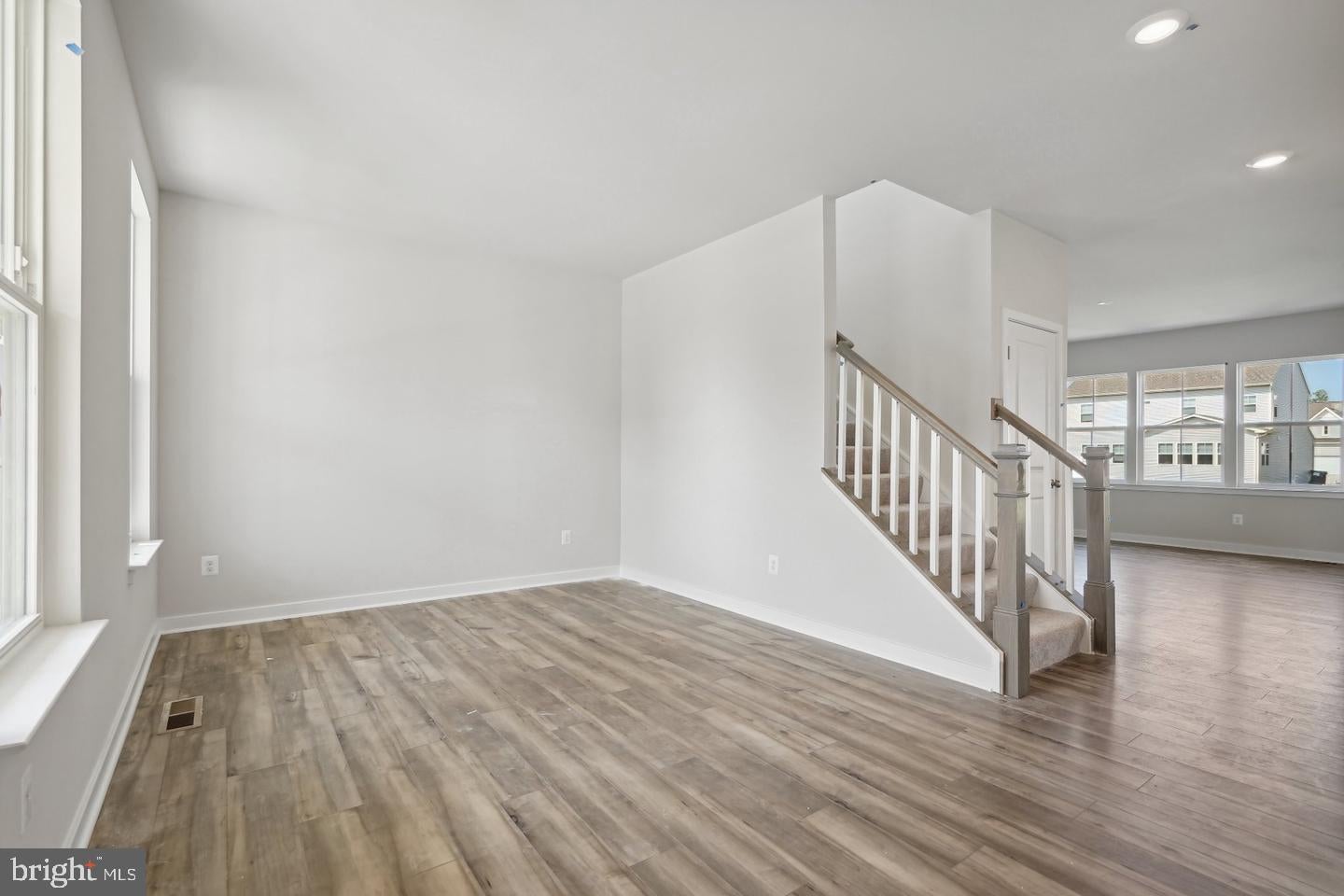 1014 BARKSDALE DRIVE HS 70
