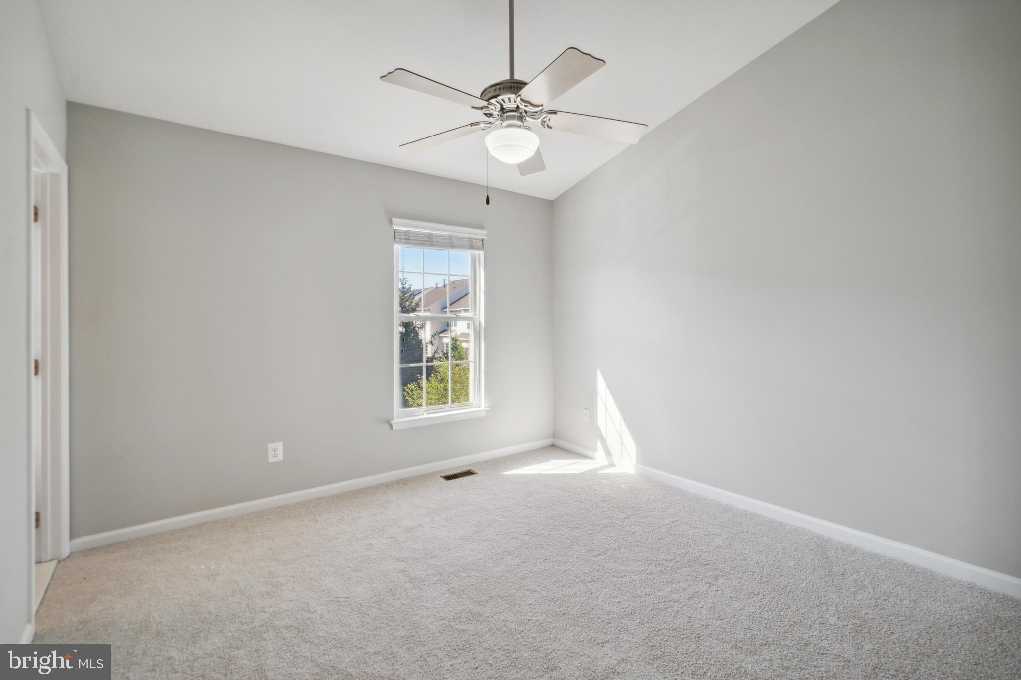 AMBERLEA AT SOUTH RIDING - Residential Lease