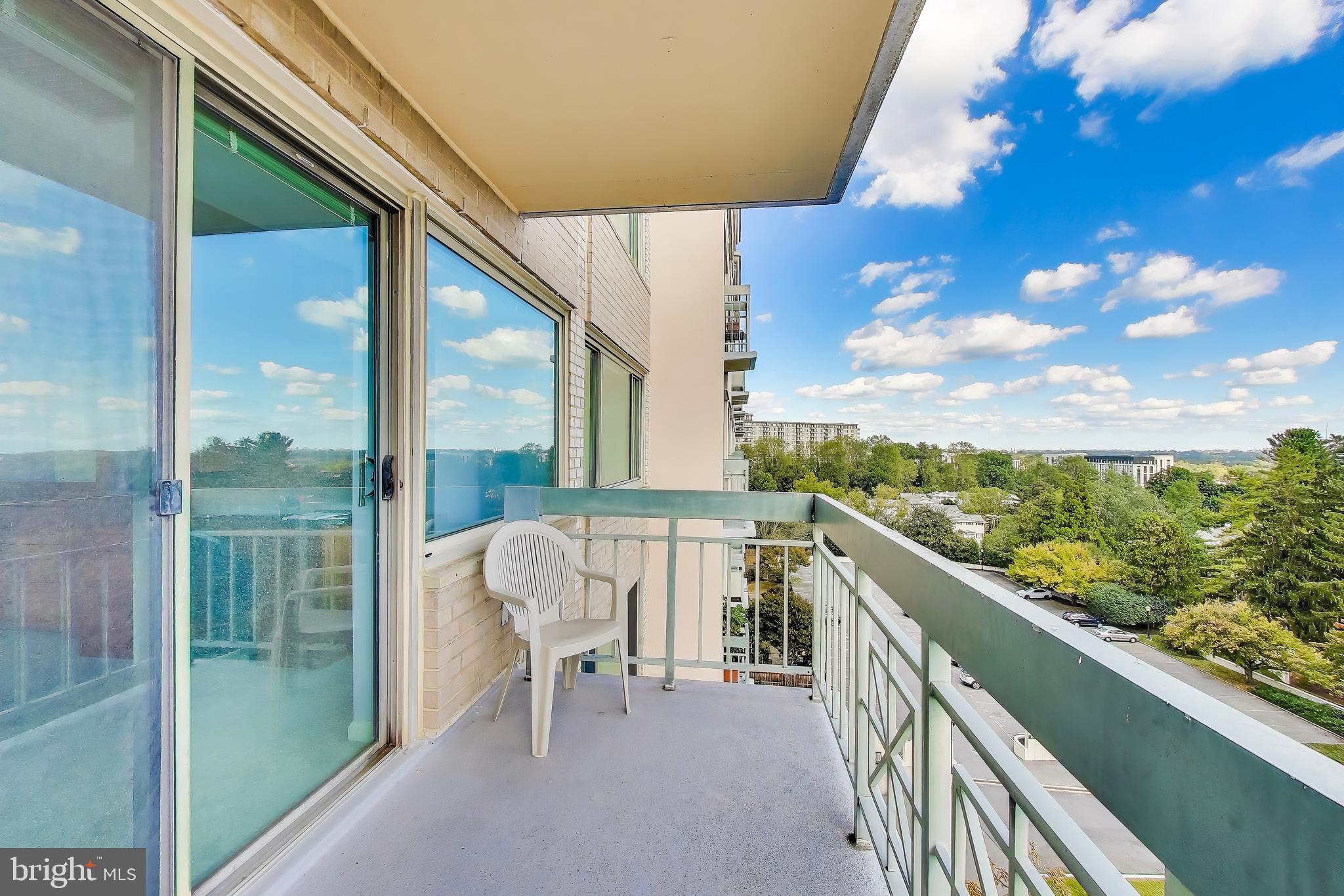 WHITLEY PARK CONDOMINIUM - Residential