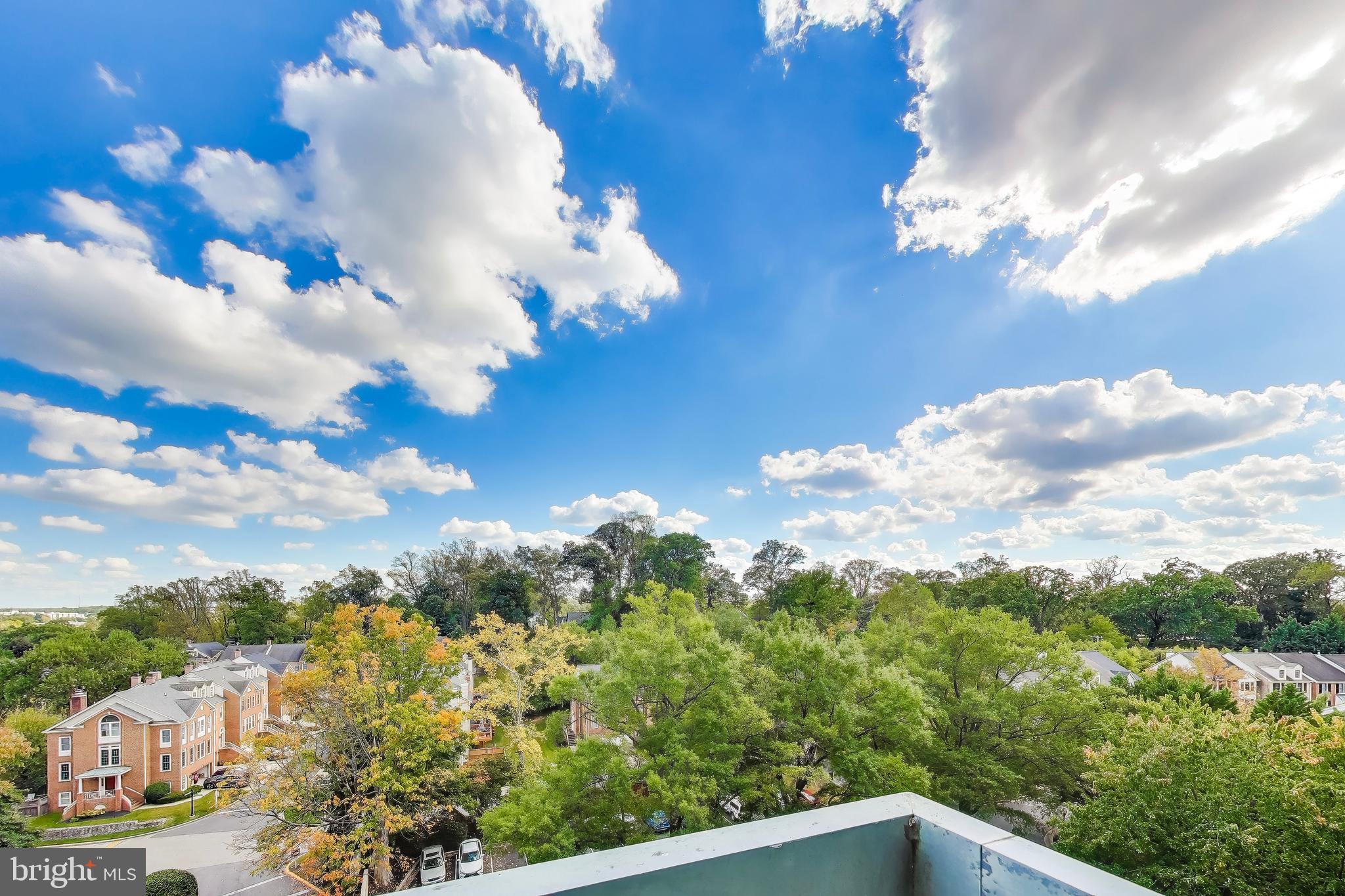 WHITLEY PARK CONDOMINIUM - Residential