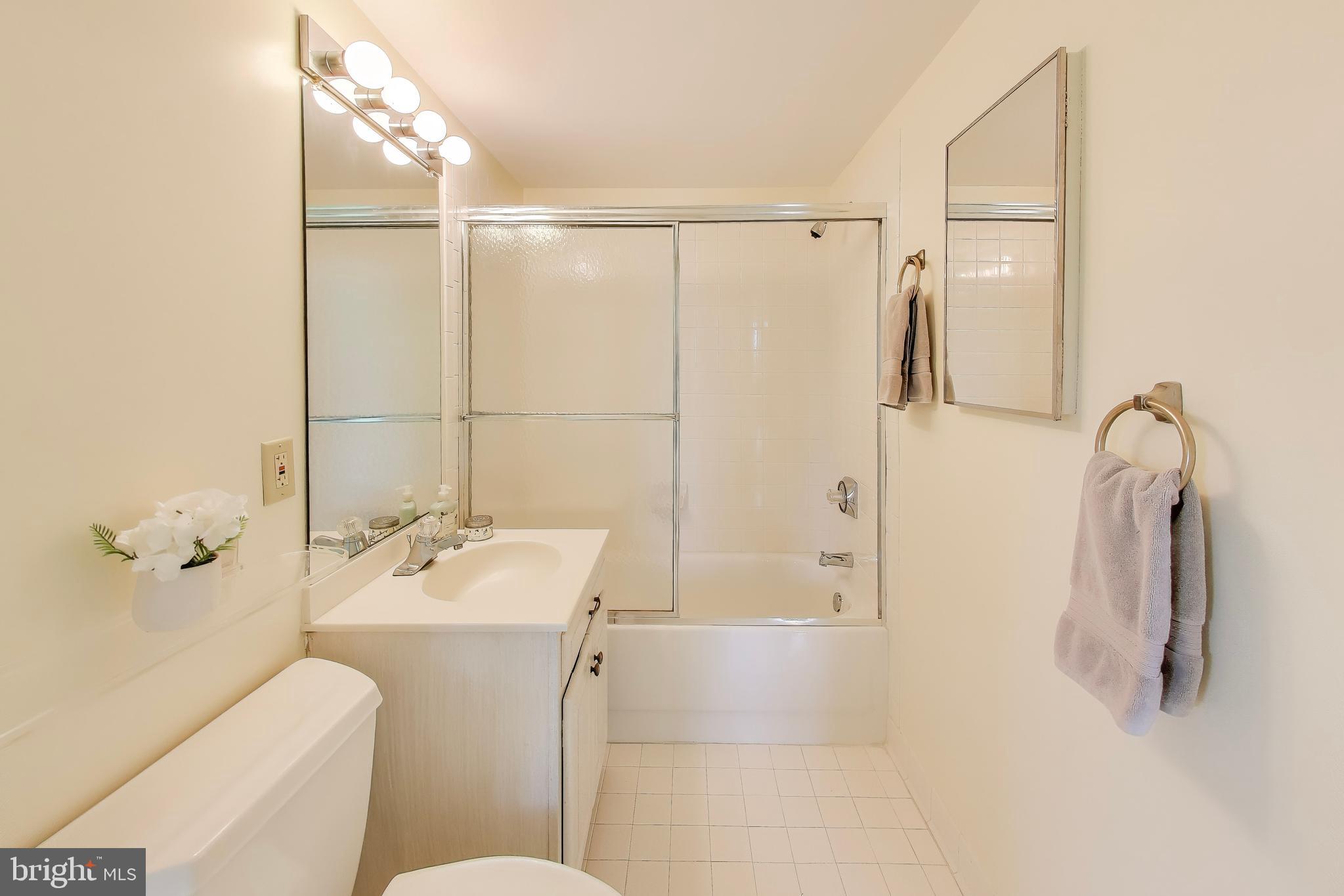 WHITLEY PARK CONDOMINIUM - Residential