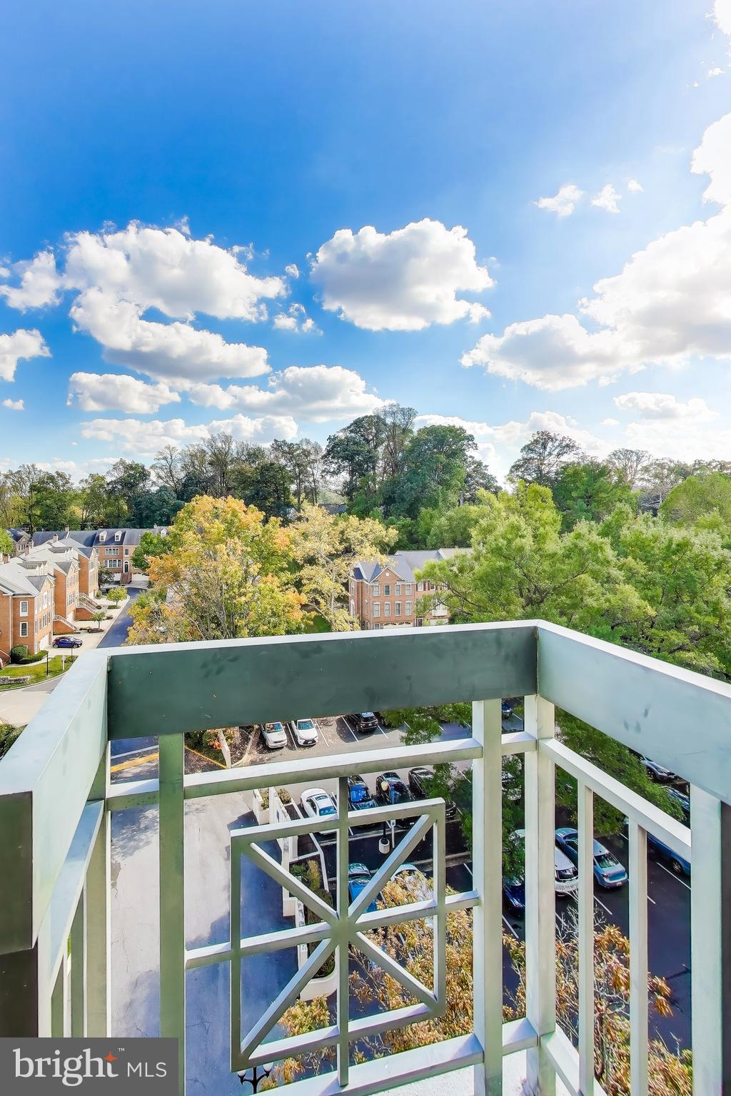 WHITLEY PARK CONDOMINIUM - Residential