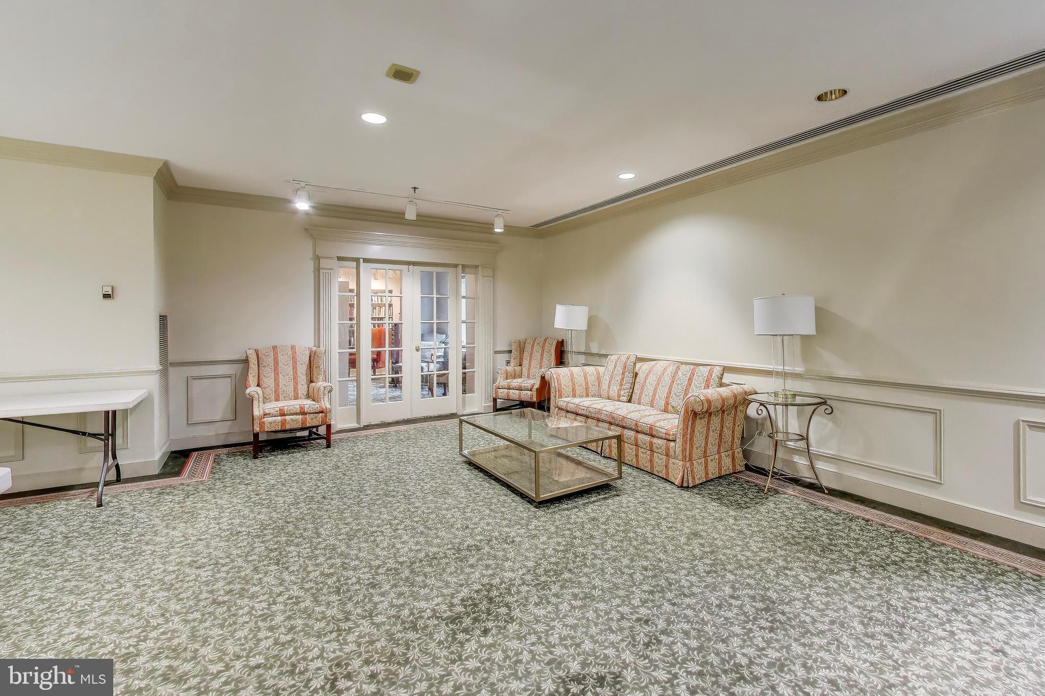 WHITLEY PARK CONDOMINIUM - Residential