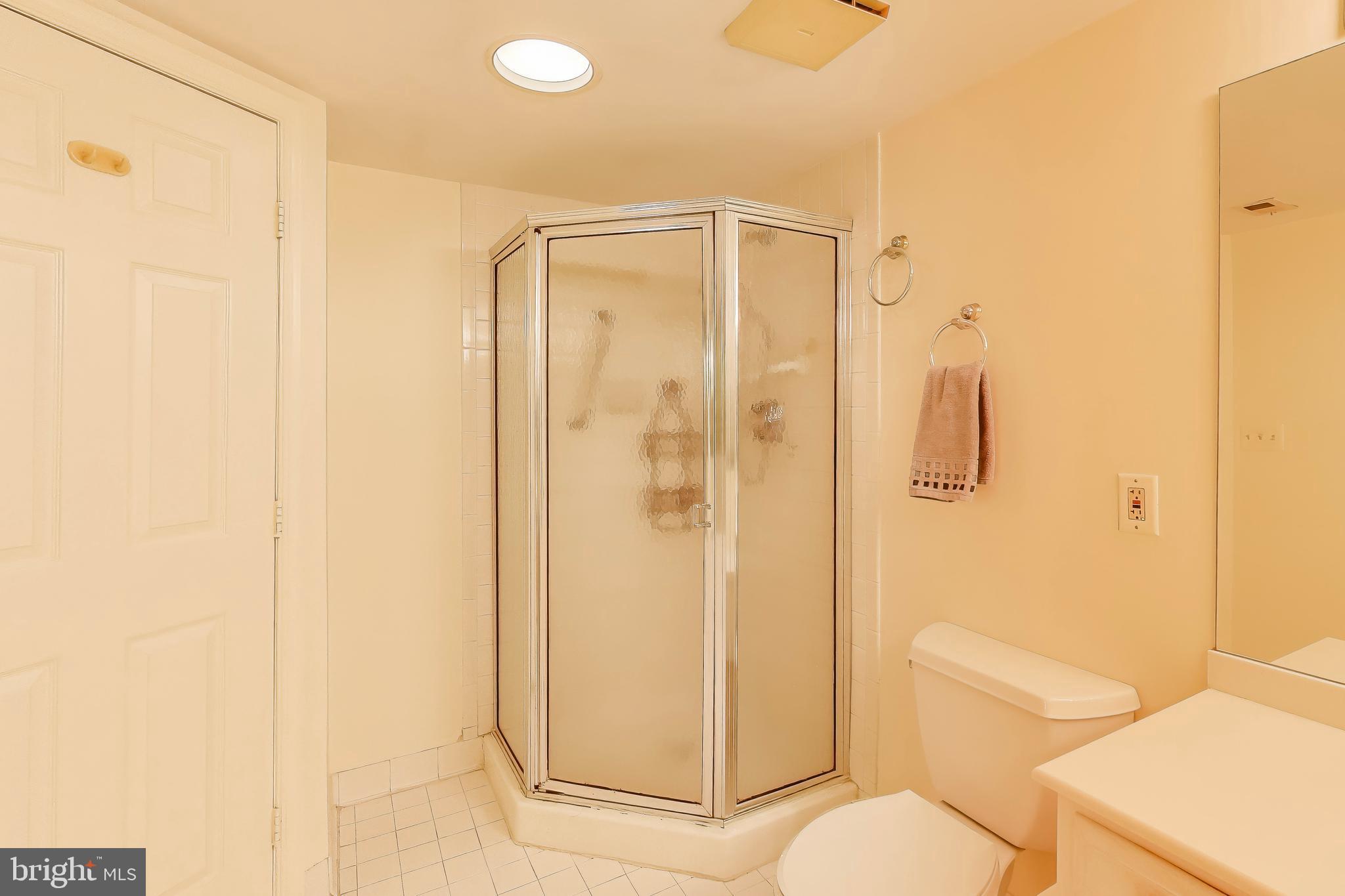 WHITLEY PARK CONDOMINIUM - Residential