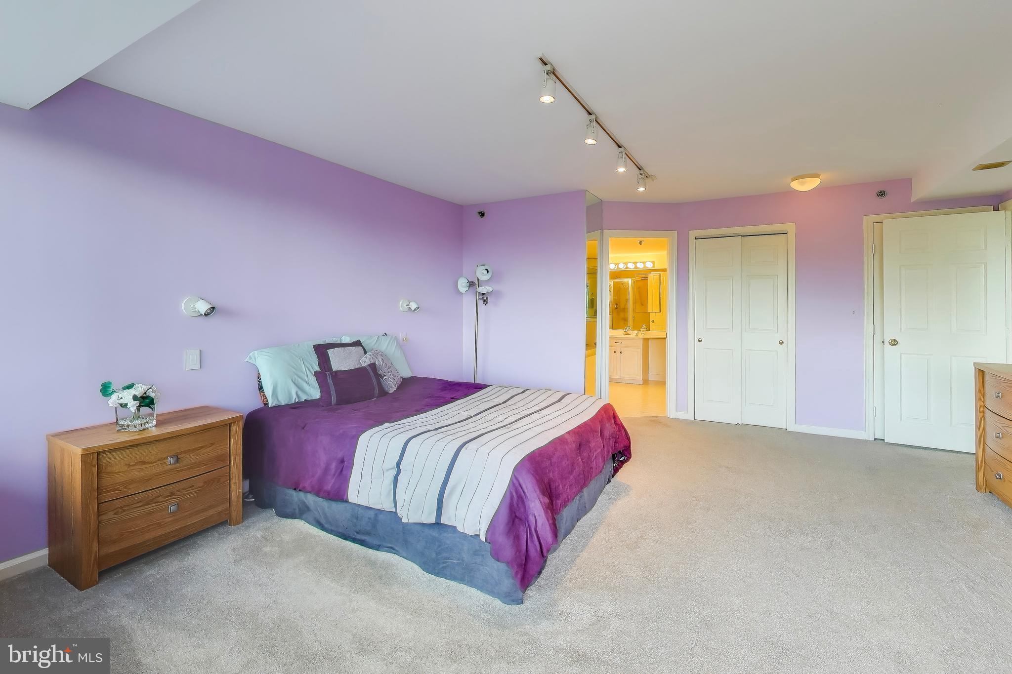 WHITLEY PARK CONDOMINIUM - Residential