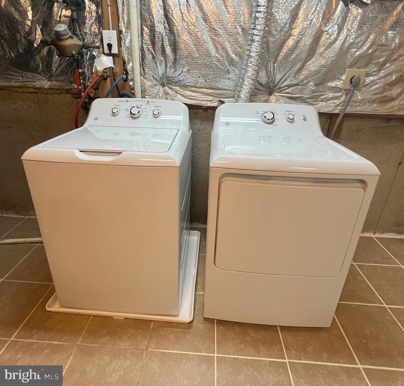 PINE TREE - Residential