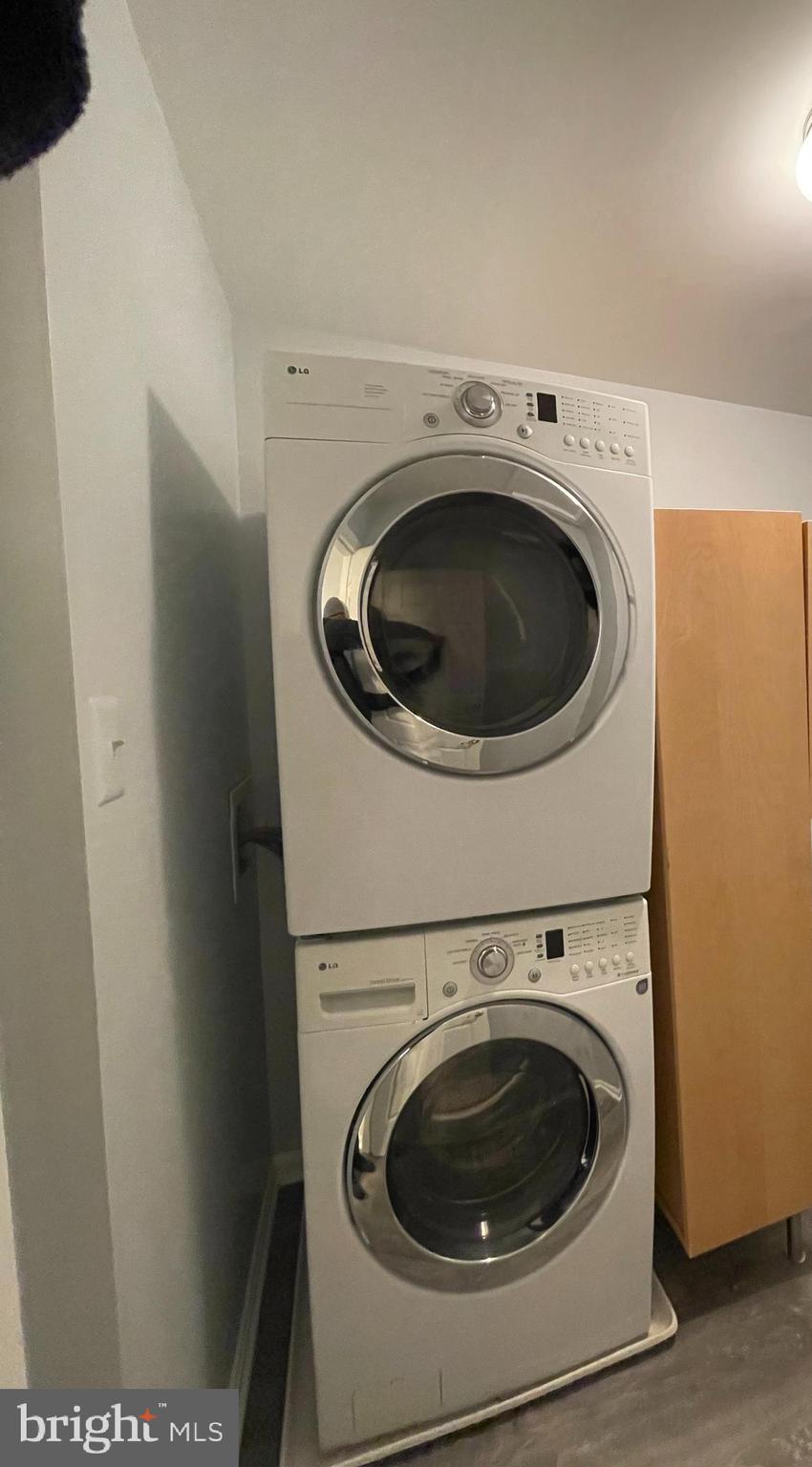 ENFIELD CHASE PLAT THREE - Residential Lease