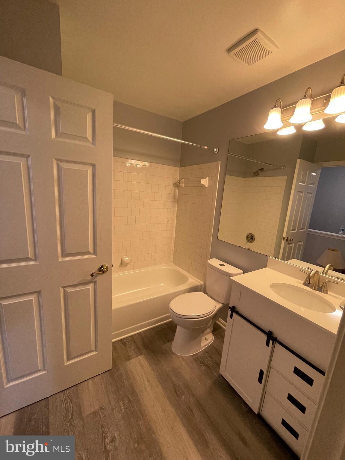 ENFIELD CHASE PLAT THREE - Residential Lease