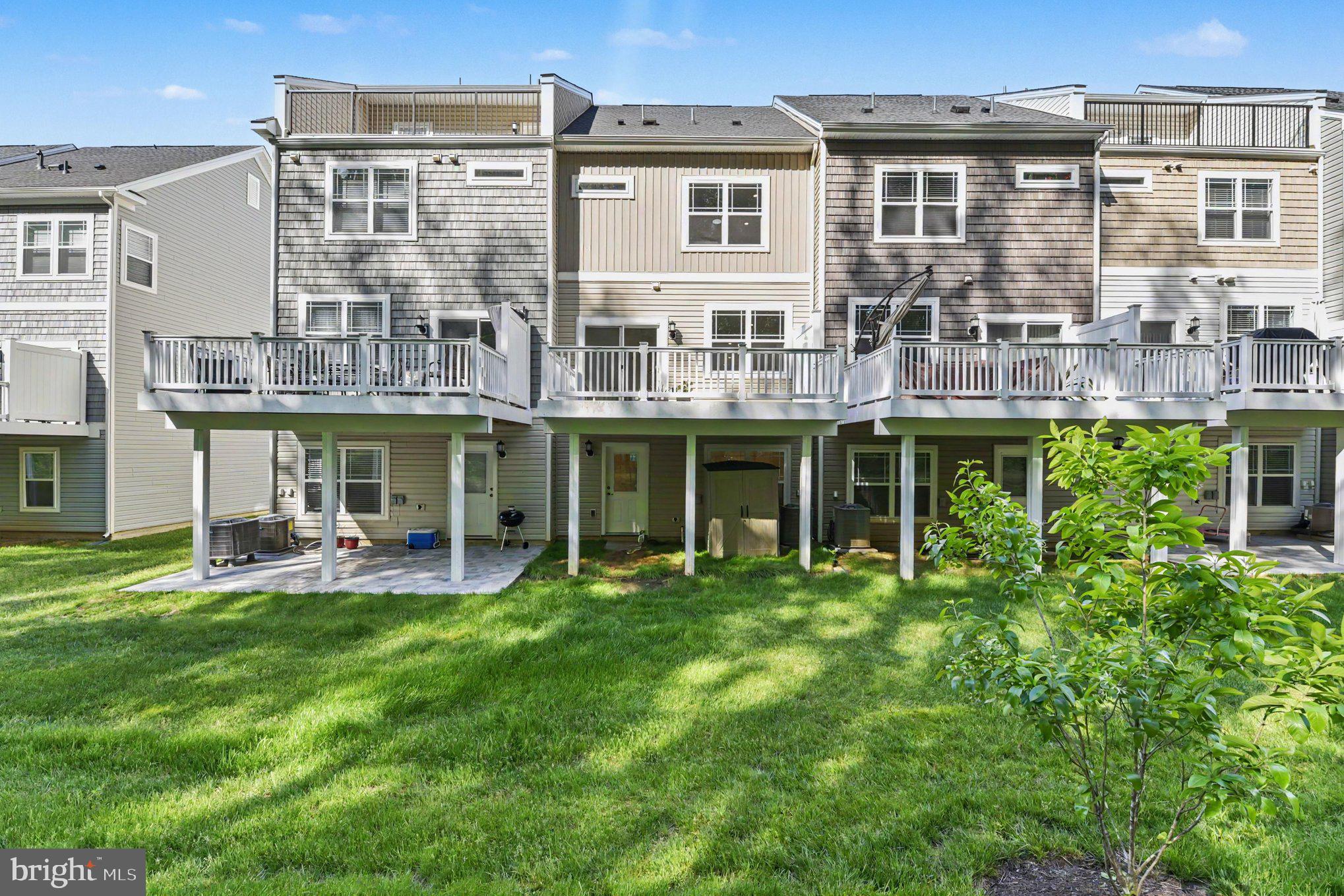 WATER'S LANDING - Residential