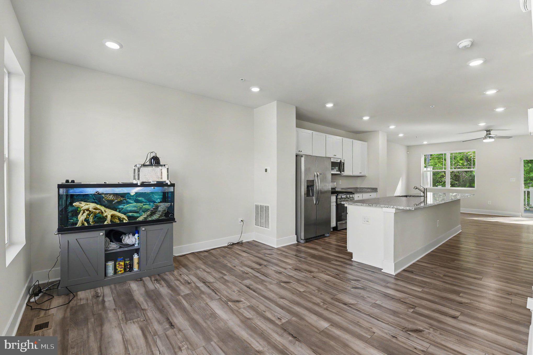 WATER'S LANDING - Residential