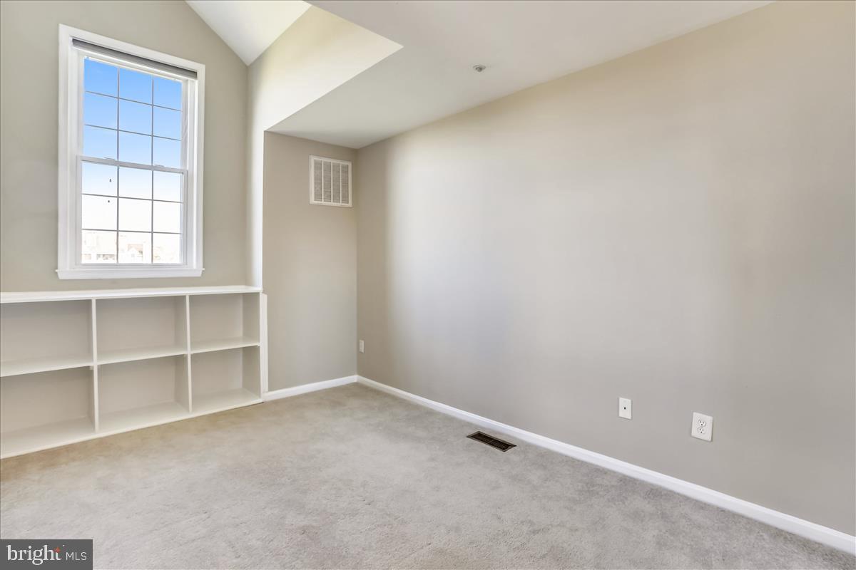 KINGSTOWNE - Residential Lease