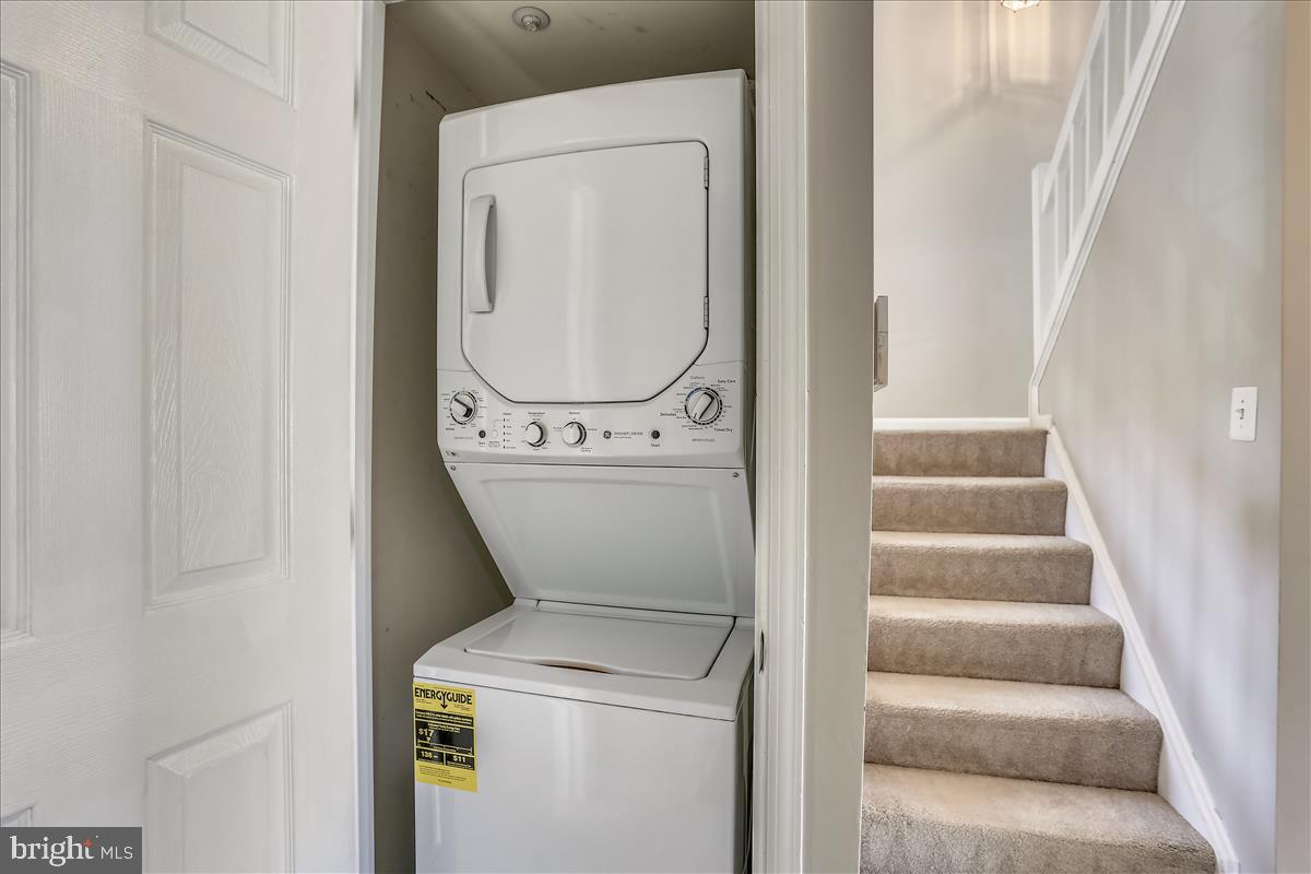 KINGSTOWNE - Residential Lease