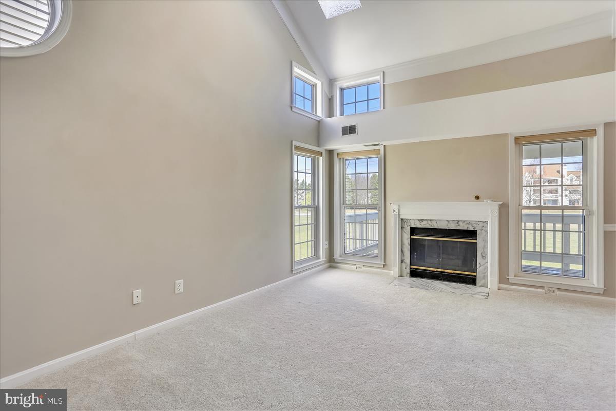 KINGSTOWNE - Residential Lease